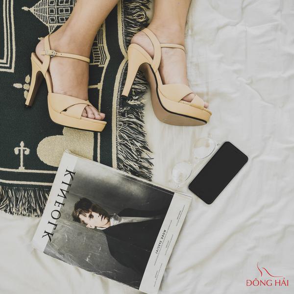 Giày sandal nữ cao gót Đông Hải S9703