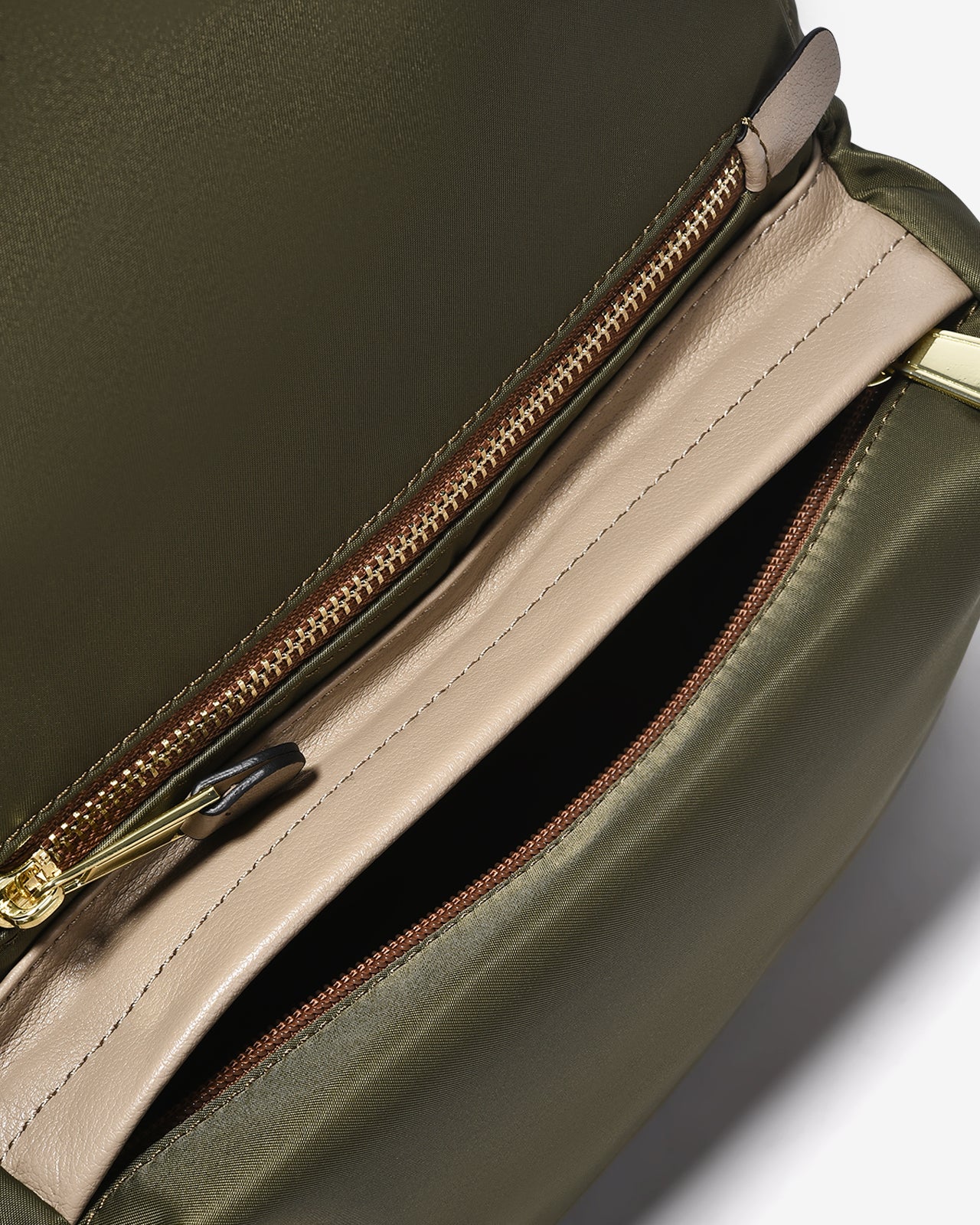 Balo Nữ Zucia The Rain Runner N20-HY20Xanh Lá Color1