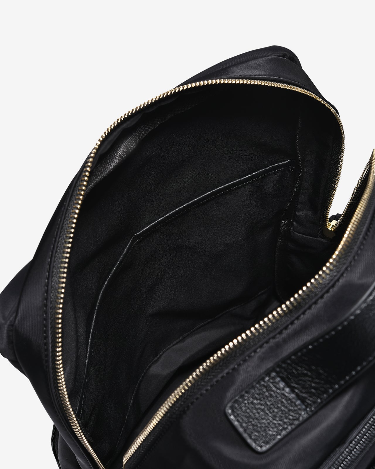 Balo Zucia The Rain Runner N21-HY21Đen Color1