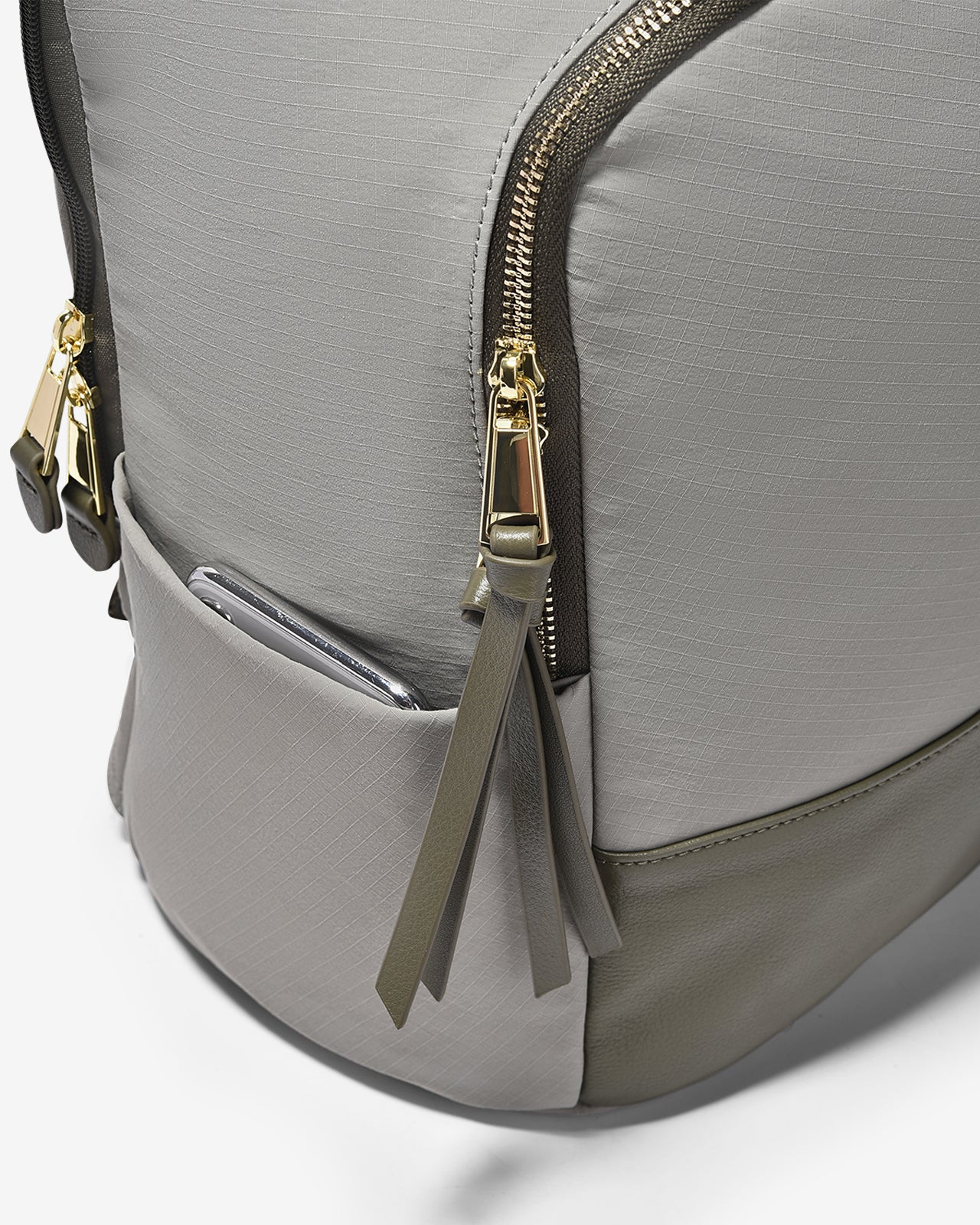 Balo Nữ Zucia The Rain Runner N47-HY47Xanh Lá Color1