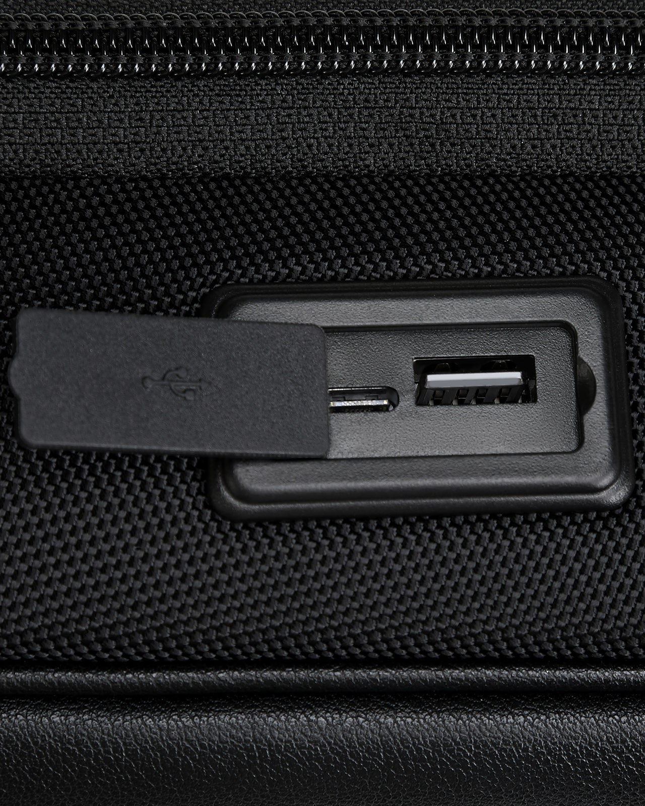 Balo Công Nghệ Đeo Vai Zuciani Timeless Fusion N07-MJ07Đen Color1