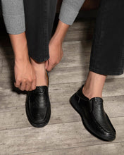 Giày Lười Nam Đông Hải Da Sần Thời Trang-G0064Đen Color1