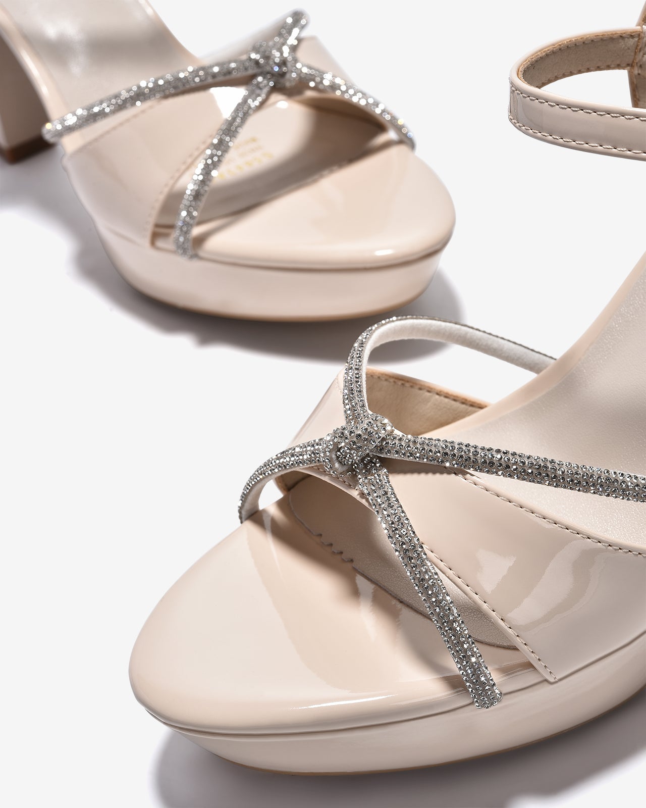 Giày Sandal Cao Gót Đông Hải Quai Đính Đá-S5843-Kem Bóng Color1