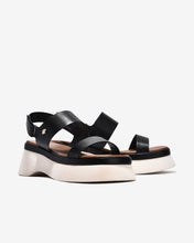Sandal Xuồng Zucia Hai Quai Ngang Đính Logo-STH99-Đen Color1