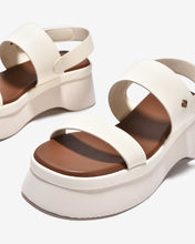 Sandal Xuồng Zucia Hai Quai Ngang Đính Logo-STH99Kem Color1