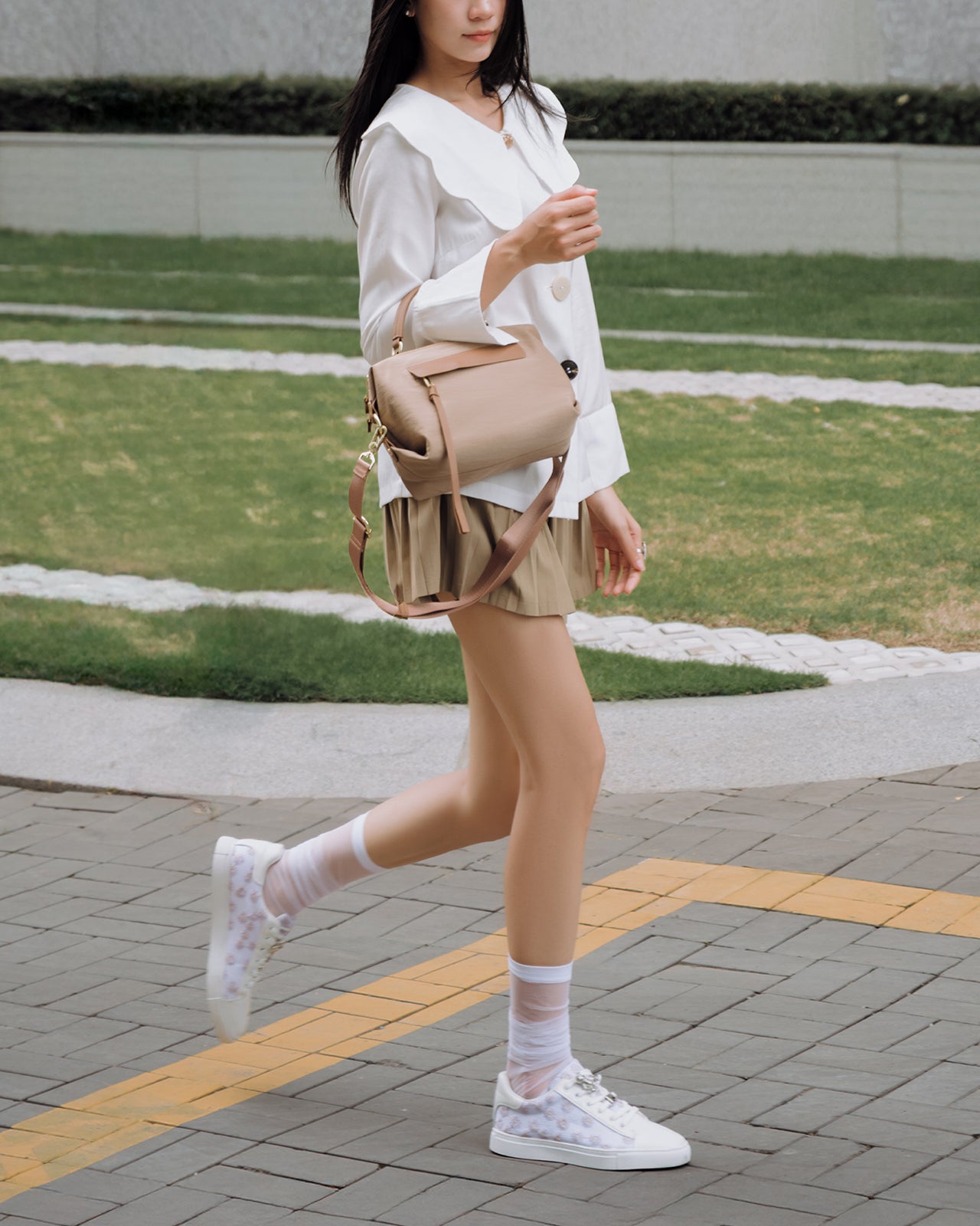 Túi Xách Tay Đeo Chéo Zucia The Rain Runner N37-HY37Cafe Color1