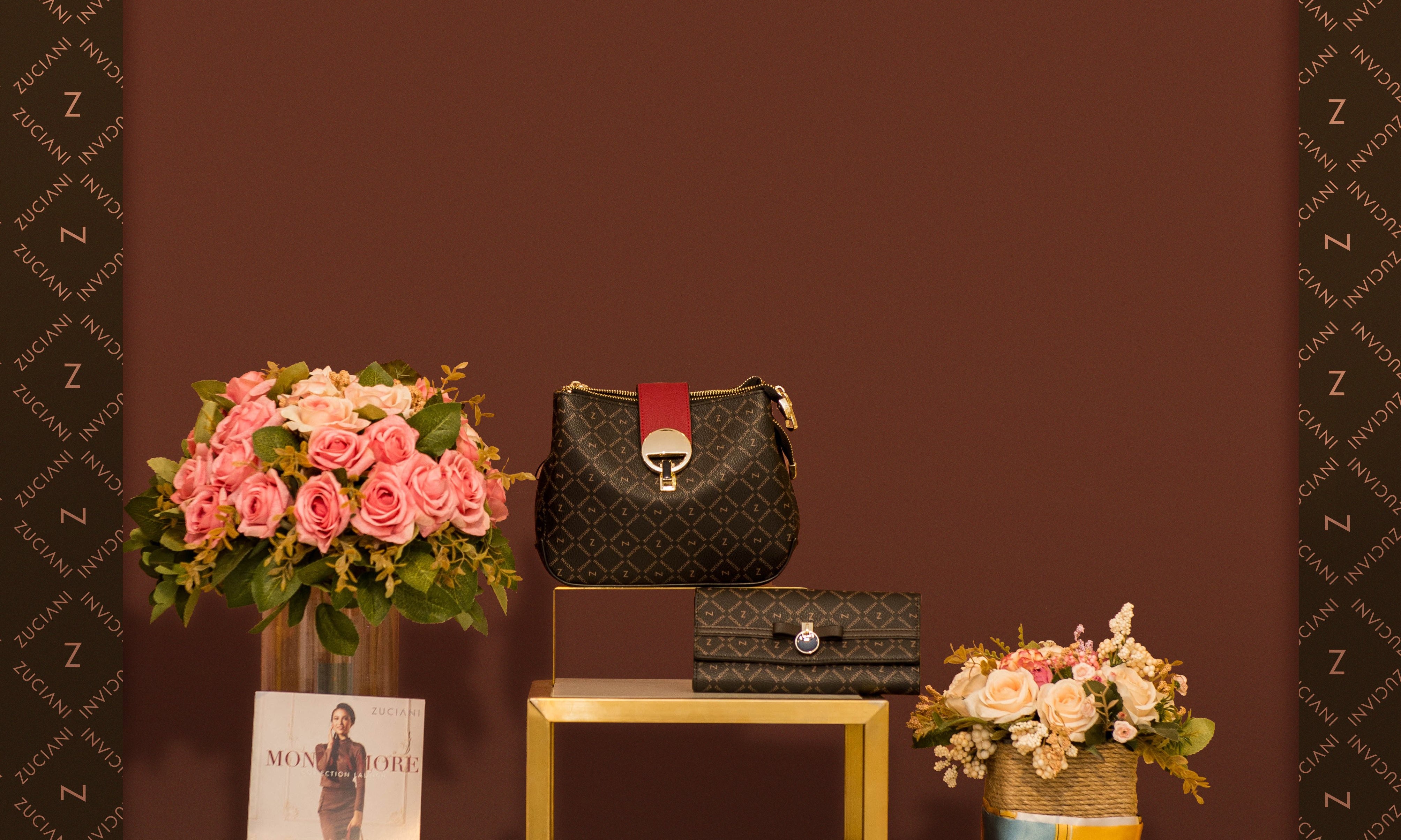 Nổi Bật Ngày Cuối Tuần Với Túi Xách Monogram