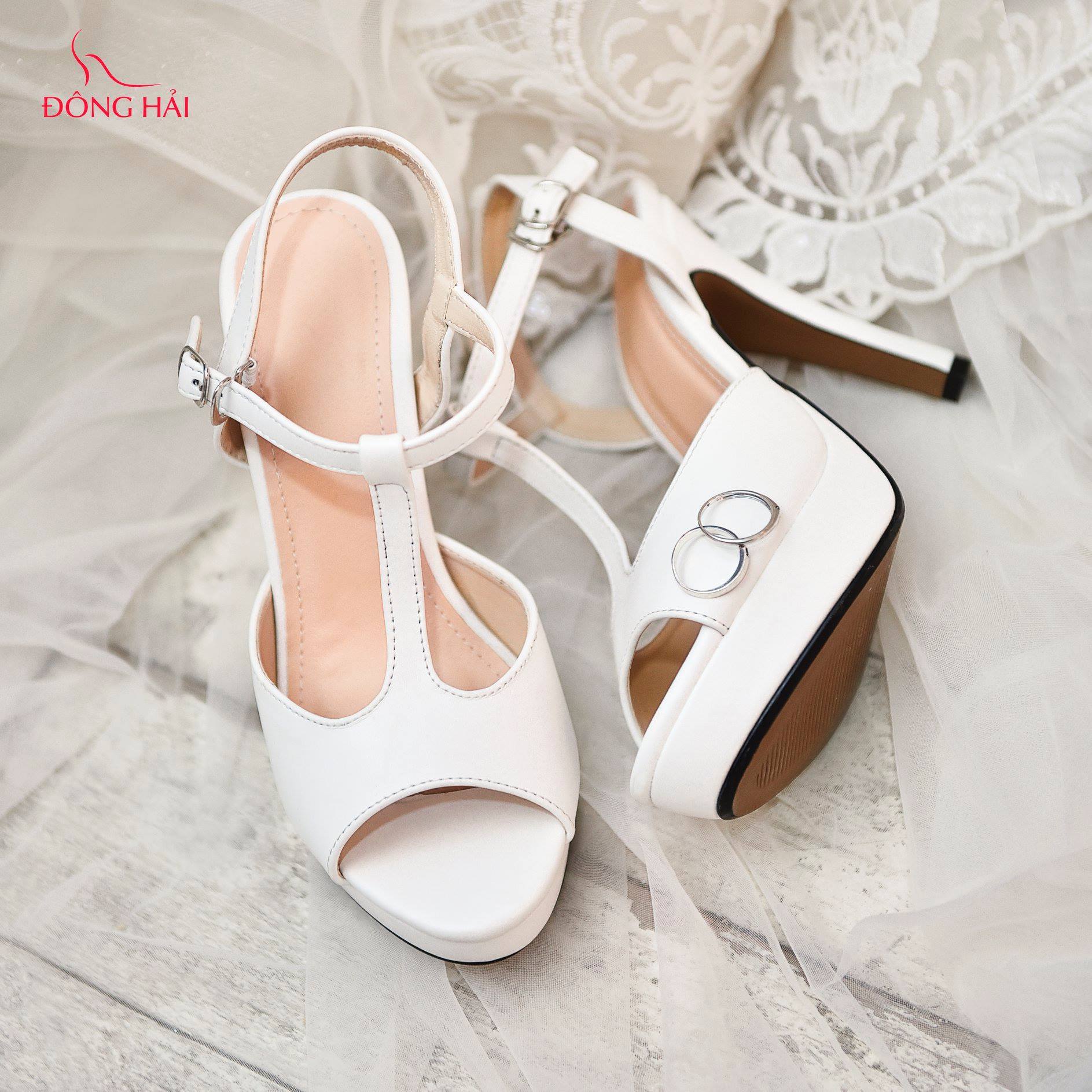 Giày sandal nữ cao gót Đông Hải S9720
