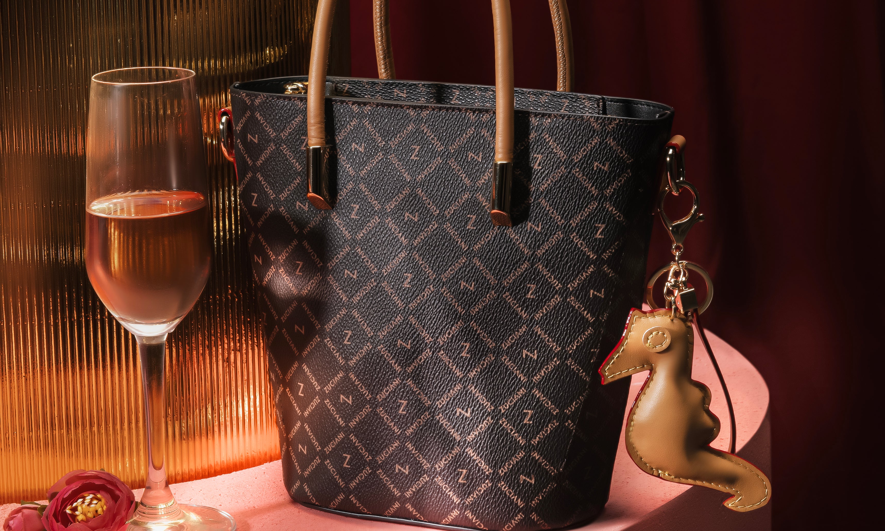 Chất Liệu Monogram Canvas - Đẳng Cấp Từ Sự Kỳ Công