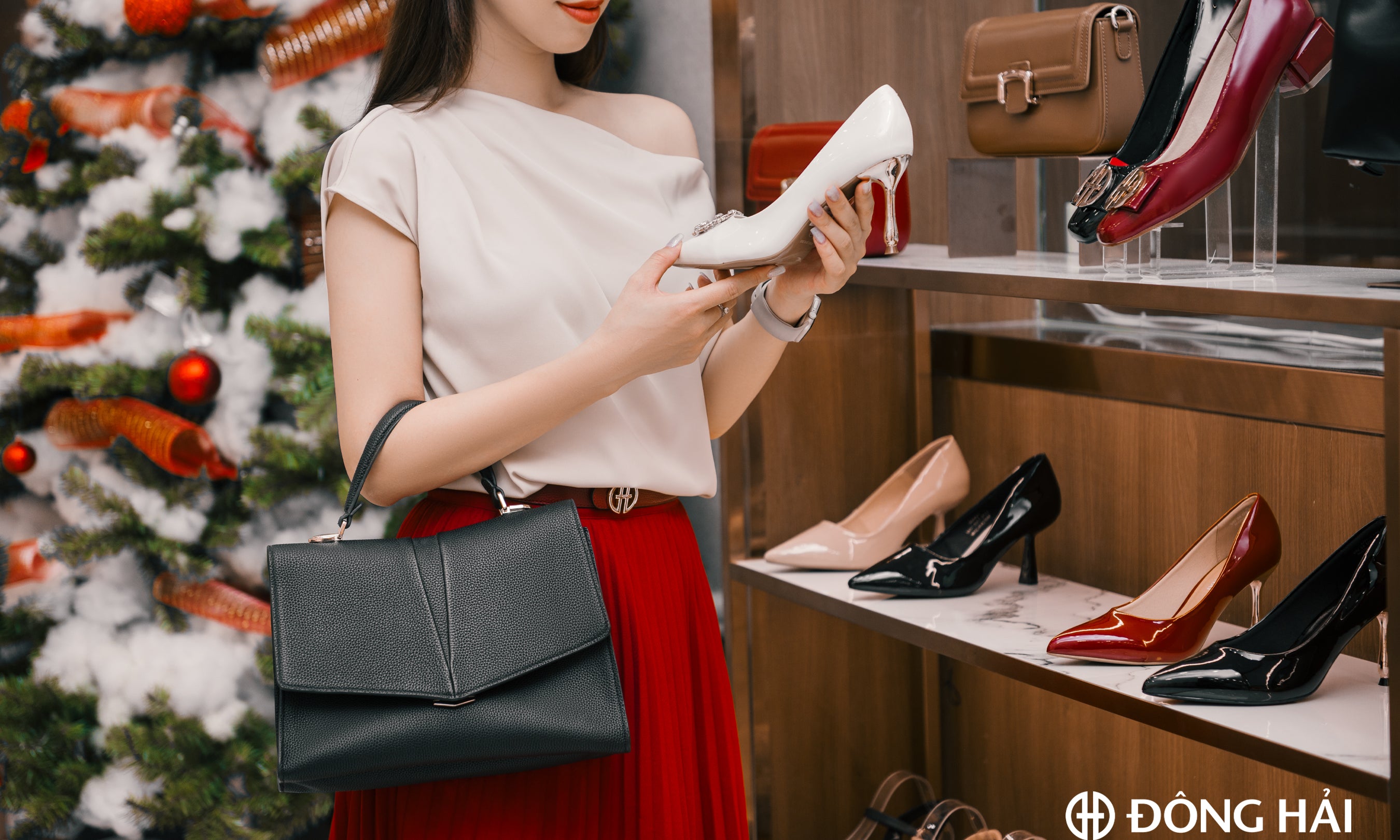 Chọn Giày Cho Những Bữa Tiệc Cuối Năm