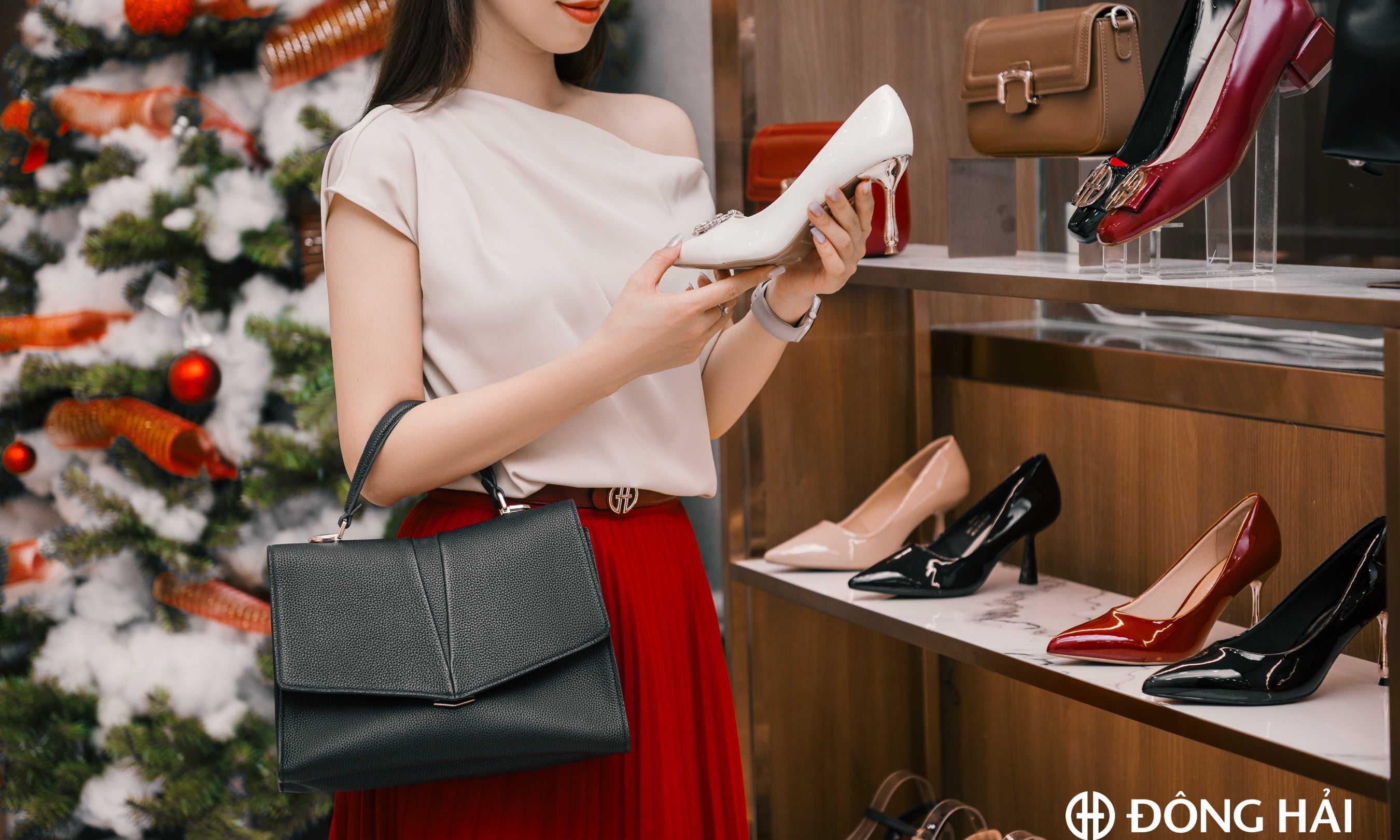 Chọn Giày Cho Những Bữa Tiệc Cuối Năm
