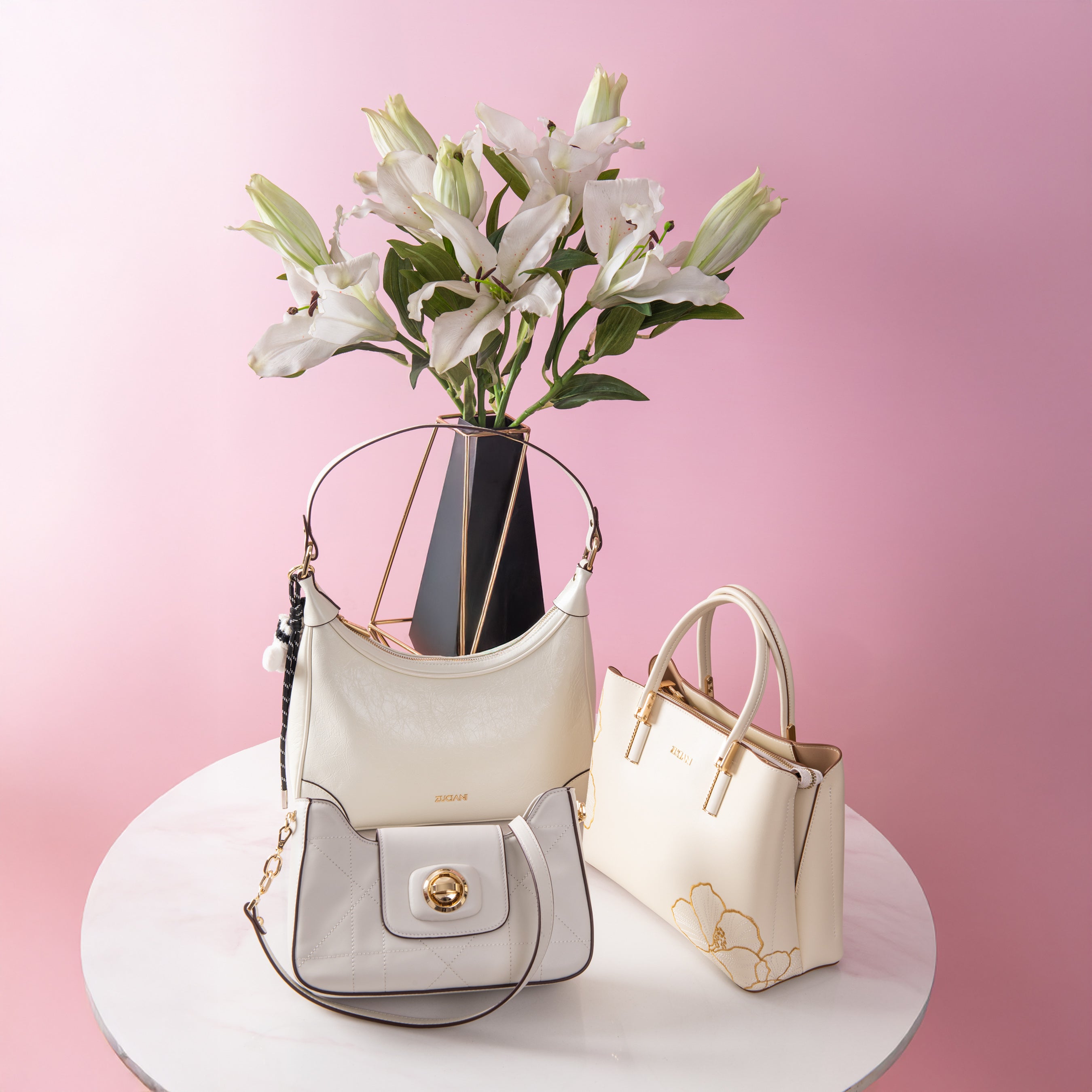 11 CÔ GIÁO ƯNG Ý