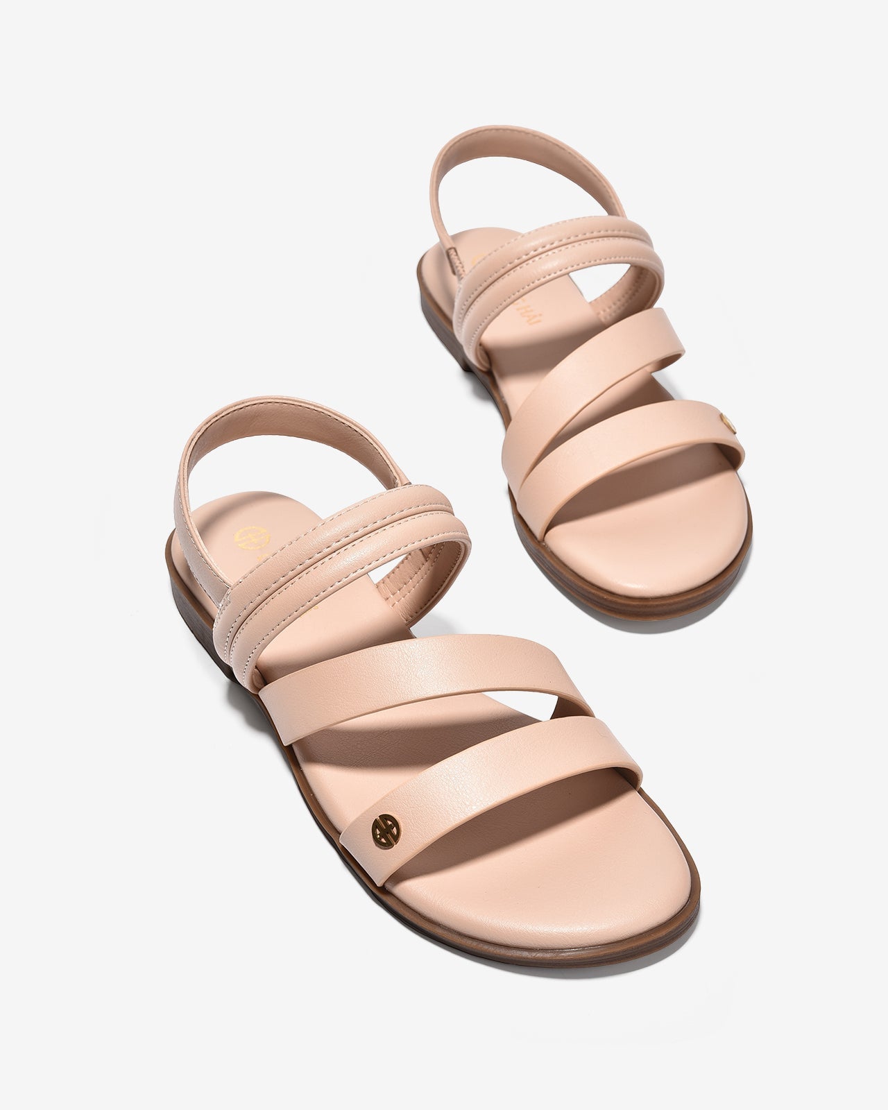 4 KIỂU GIÀY SANDAL ĐẸP KHIẾN BẠN MUỐN DIỆN SUỐT CẢ HÈ