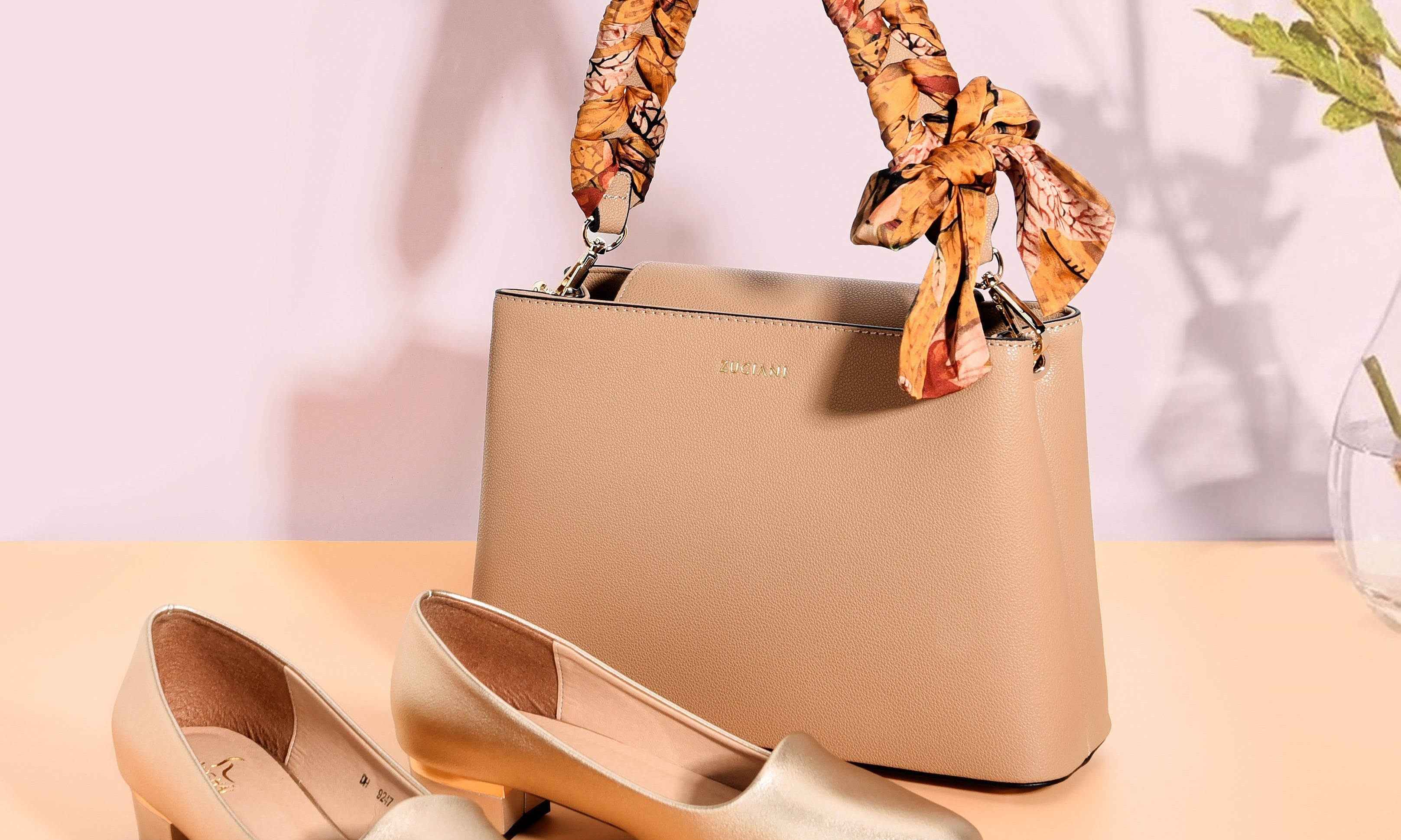 Giày Cao Gót Nữ Gót Vuông Đông Hải G9247 Kem