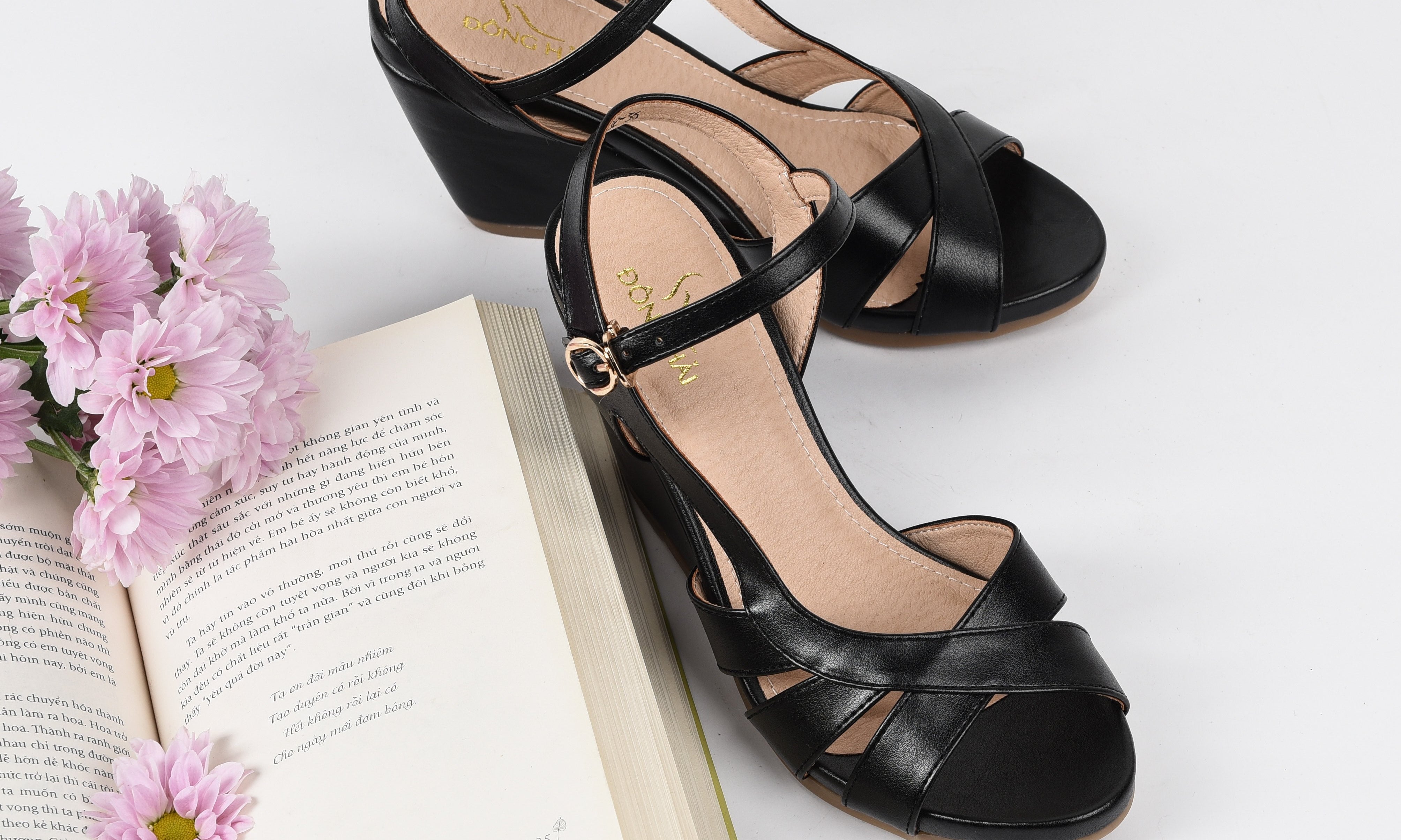 Giày sandal đế xuồng nữ Đông Hải S7102