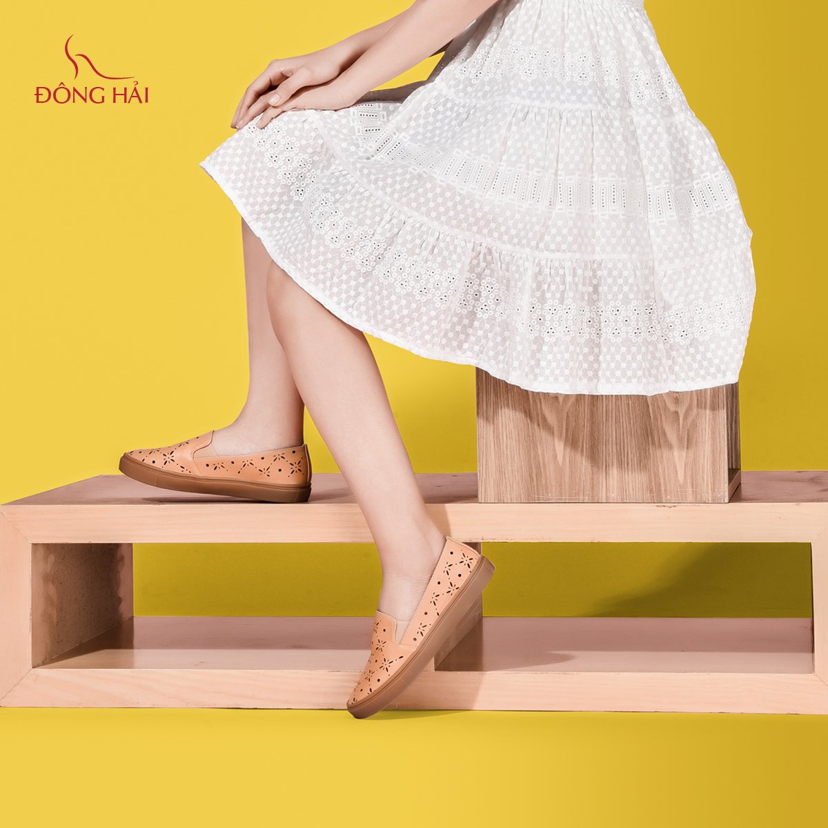 Giày sneaker nữ Đông Hải G81252F