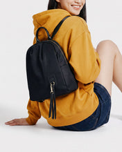 Balo Đeo Vai Zucia The Rain Runner N72-HY72Đen Color1