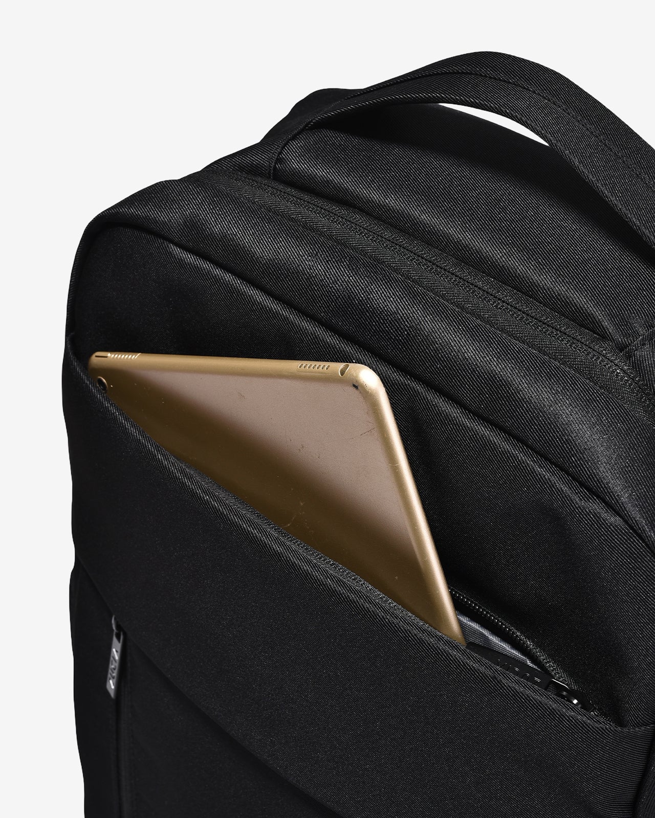 Balo Đeo Vai Lớn Zucia The Nomad N20-TJ20-Đen Color1