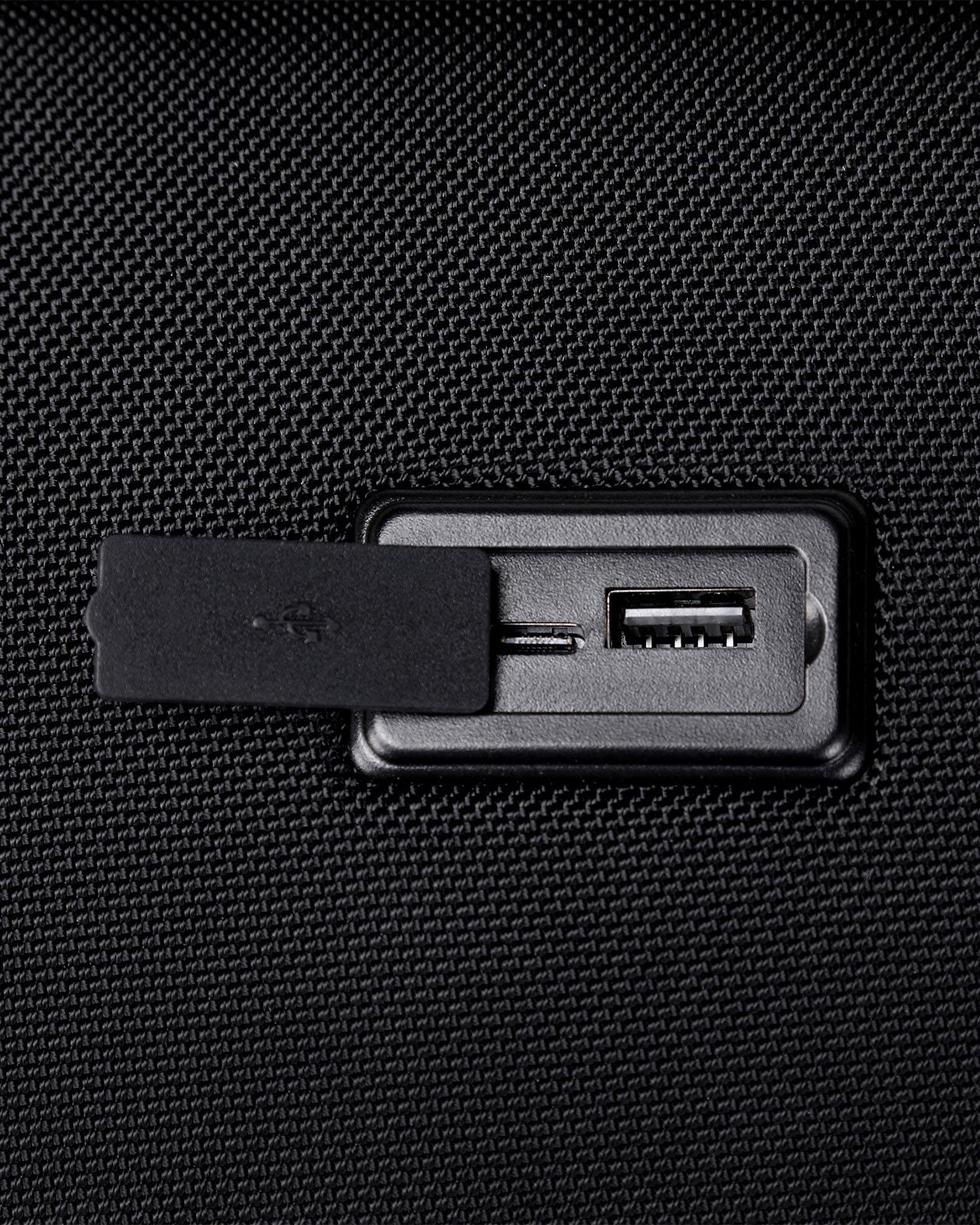 Balo Công Nghệ Đeo Vai Zuciani Timeless Fusion N22-MJ22-Đen Color1