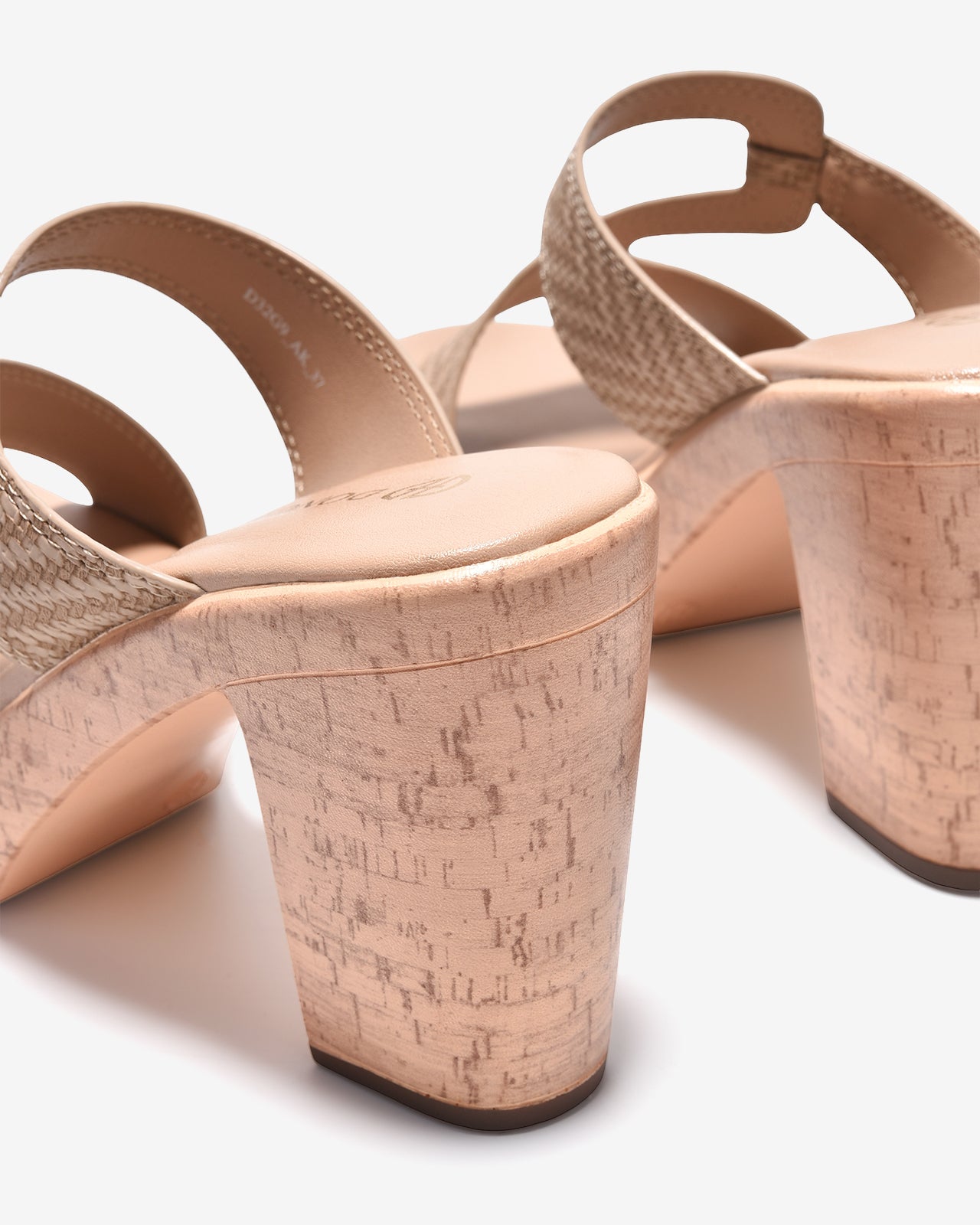 Dép Cao Gót Nữ Đông Hải Đế Vuông Vân Gỗ Quai Xoắn-D32G9-Nâu Color1