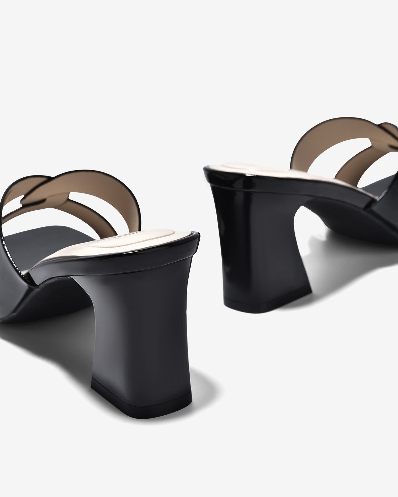 Dép Cao Gót Đông Hải Quai Xoắn Đính Logo-D5851Đen Bóng Color1