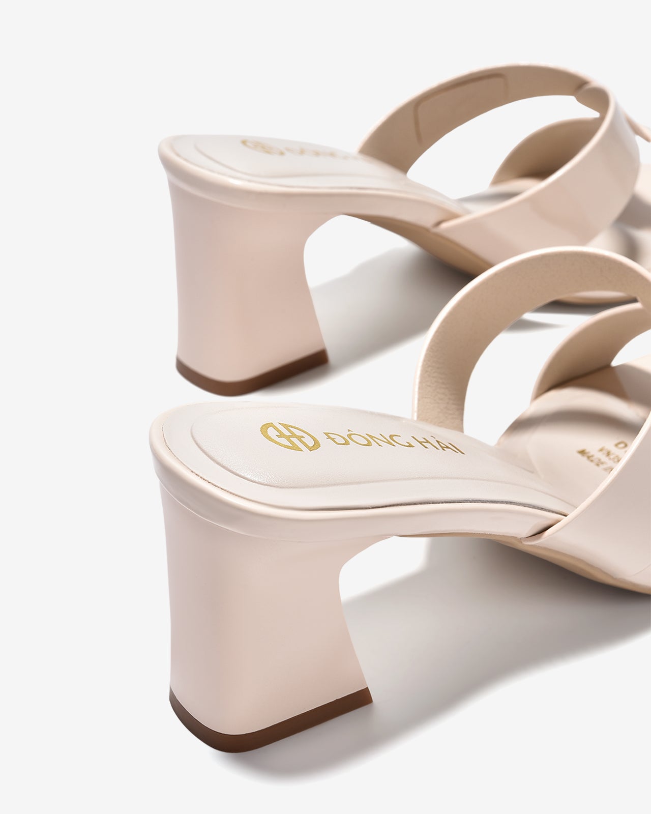 Dép Cao Gót Đông Hải Quai Xoắn Đính Logo-D5851Kem Bóng Color1