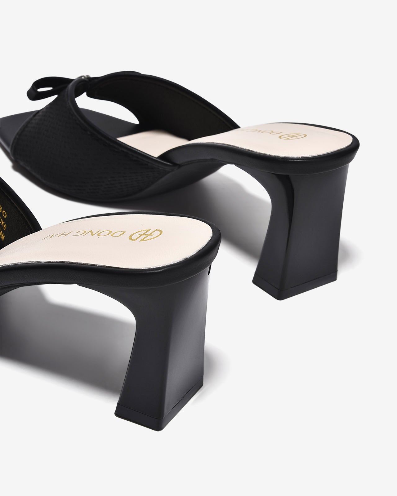 Dép Cao Gót Đông Hải Khóa Nơ Đính Đá-D5866Đen Color1