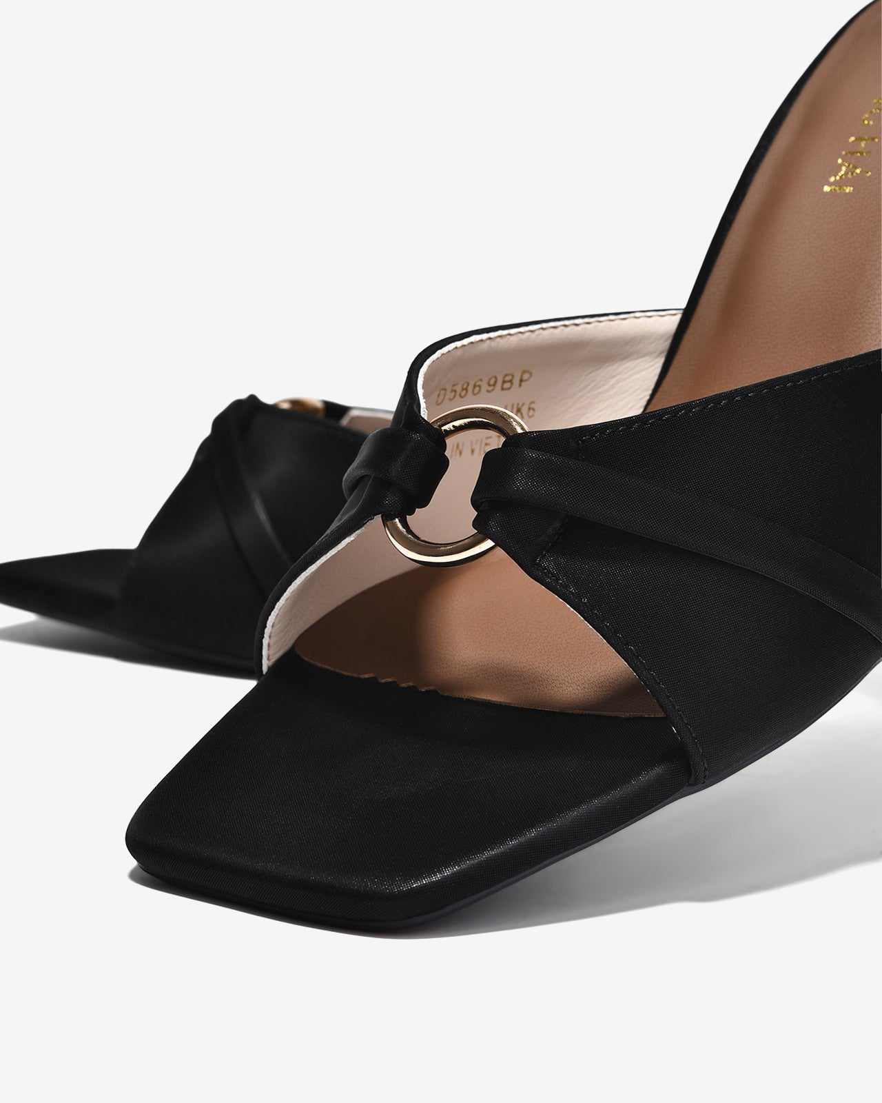 Dép Cao Gót Đông Hải Khóa Khoen Tròn-D5869-Đen Color1