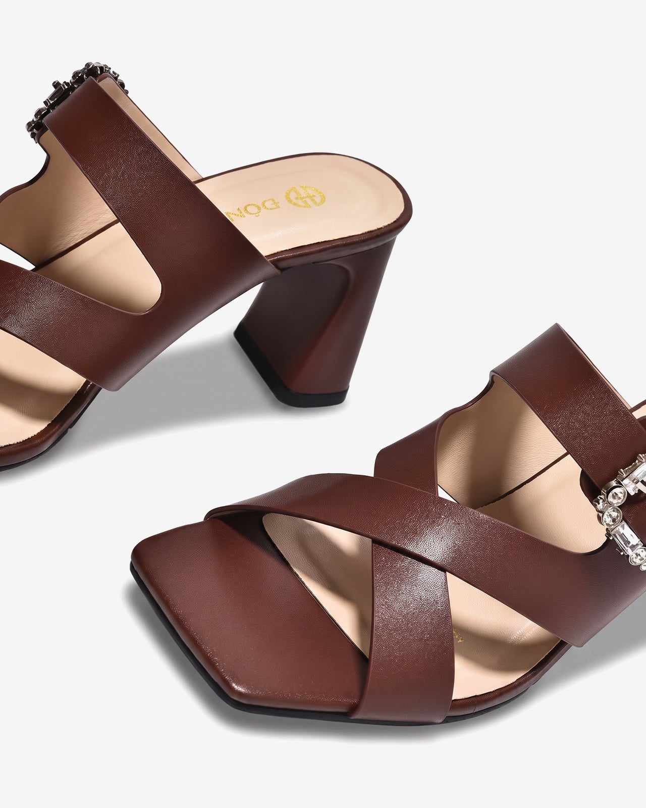 Dép Cao Gót Nữ Đông Hải 8cm Quai Chéo Đính Đá-D5922Nâu Color1