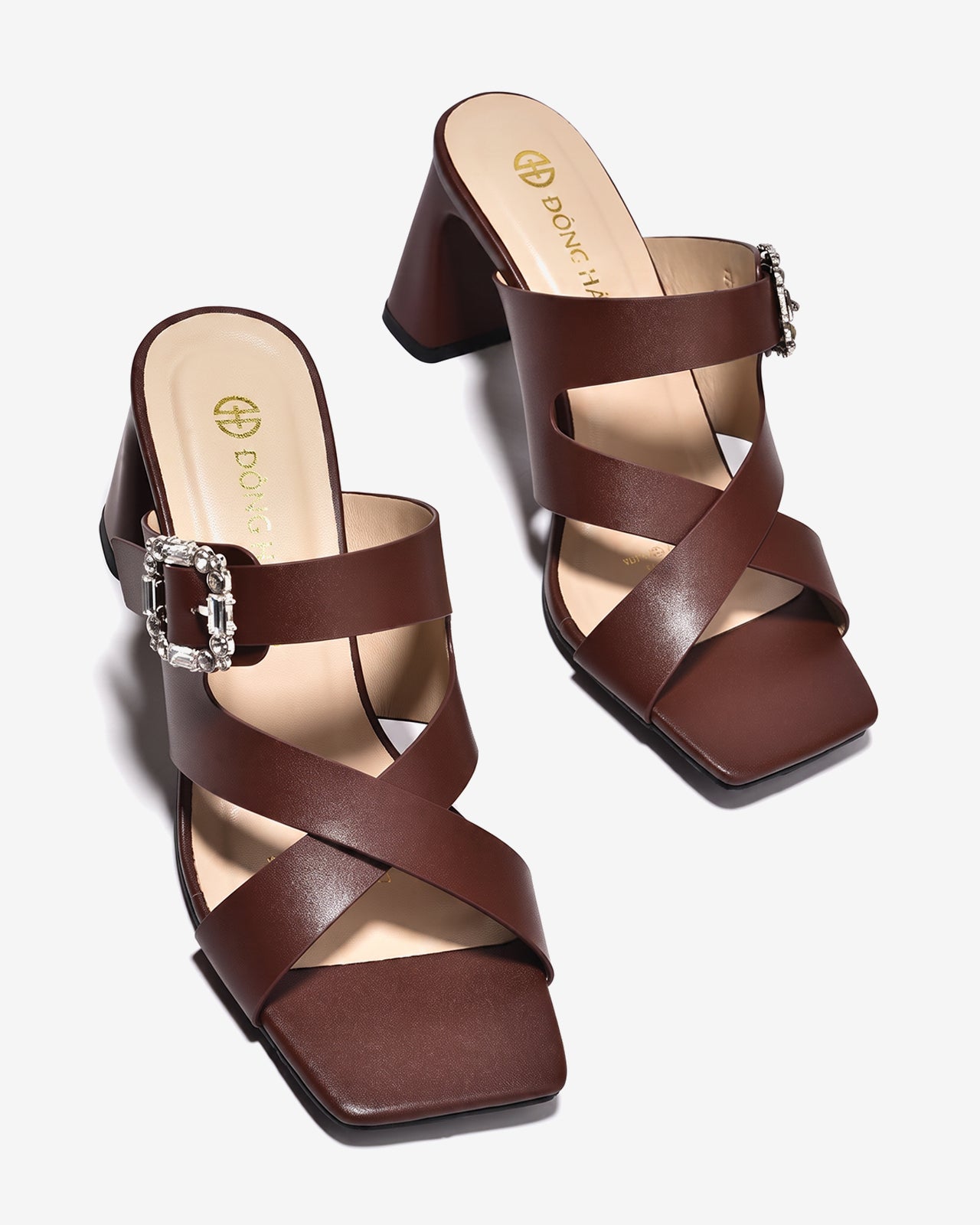 Dép Cao Gót Nữ Đông Hải 8cm Quai Chéo Đính Đá-D5922Nâu Color1