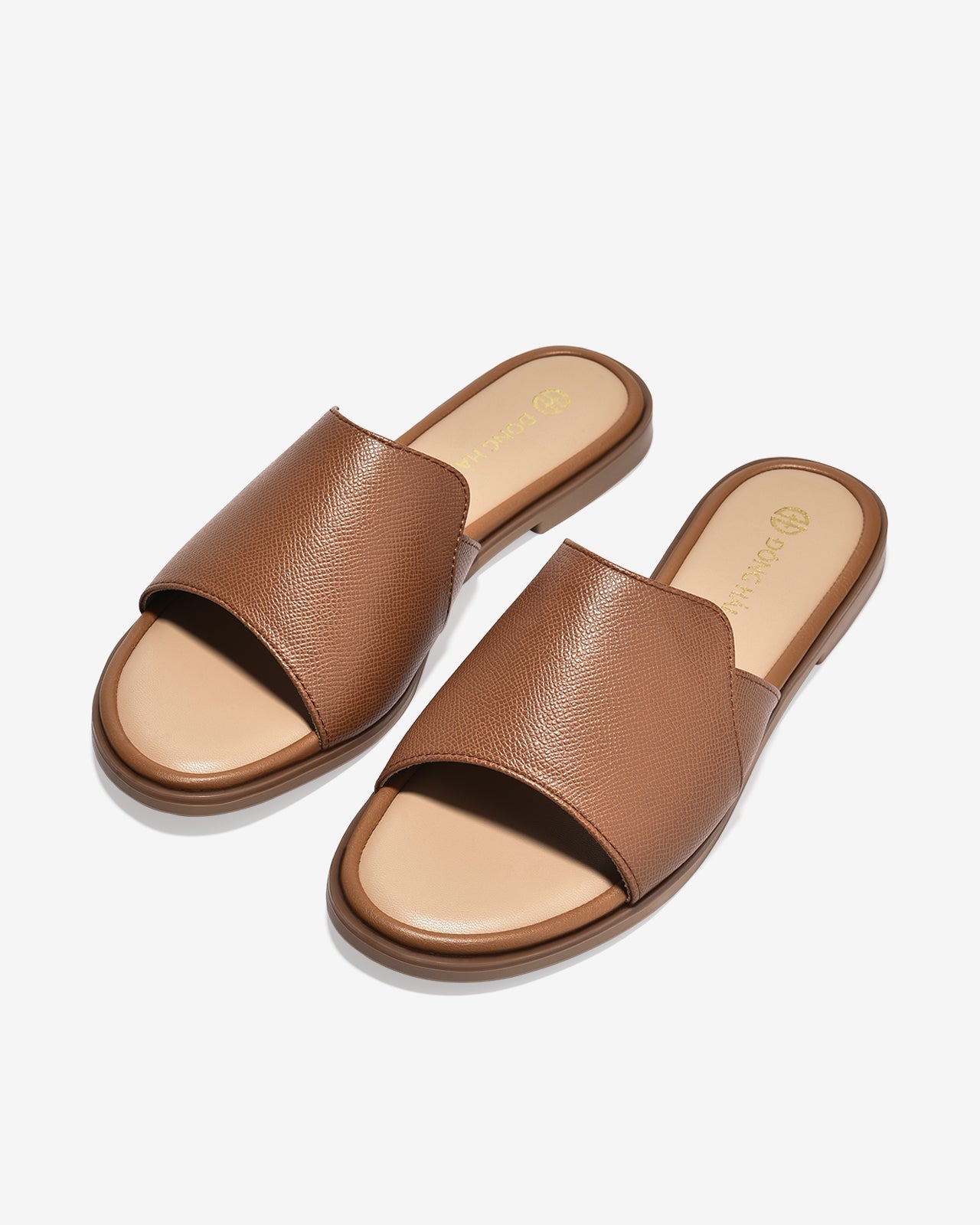 Dép Nữ Đông Hải Quai Bảng To Cách Điệu-D32I3Bò Color1