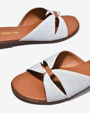 Dép Đế Bằng Nữ Đông Hải Quai Bướm Cách Điệu-D5923Xanh Color1