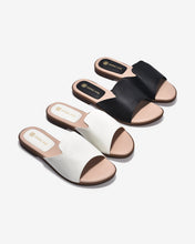 Dép Đế Bằng Nữ Đông Hải Quai Bảng To Cách Điệu-D7729-Đen Color1