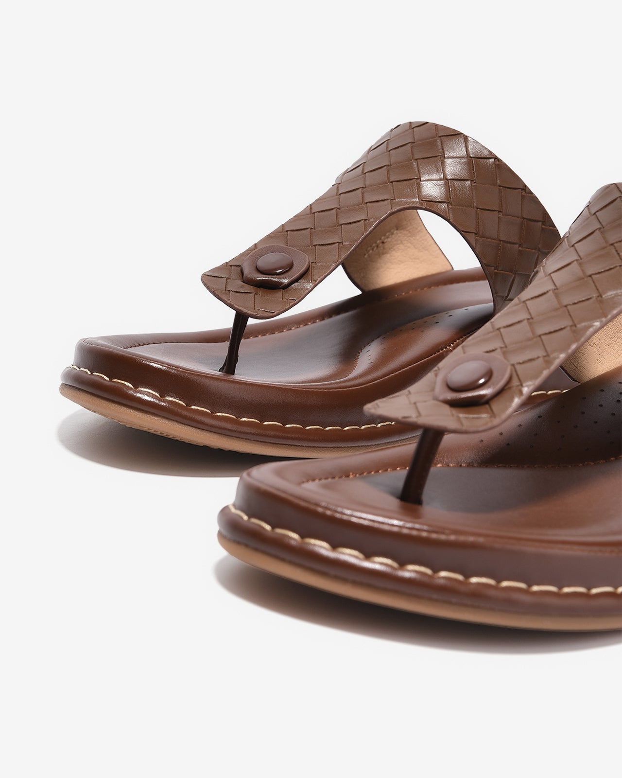 Dép Kẹp Nữ Zucia Quai Đan T- Strap-DHLL3-Nâu Color1