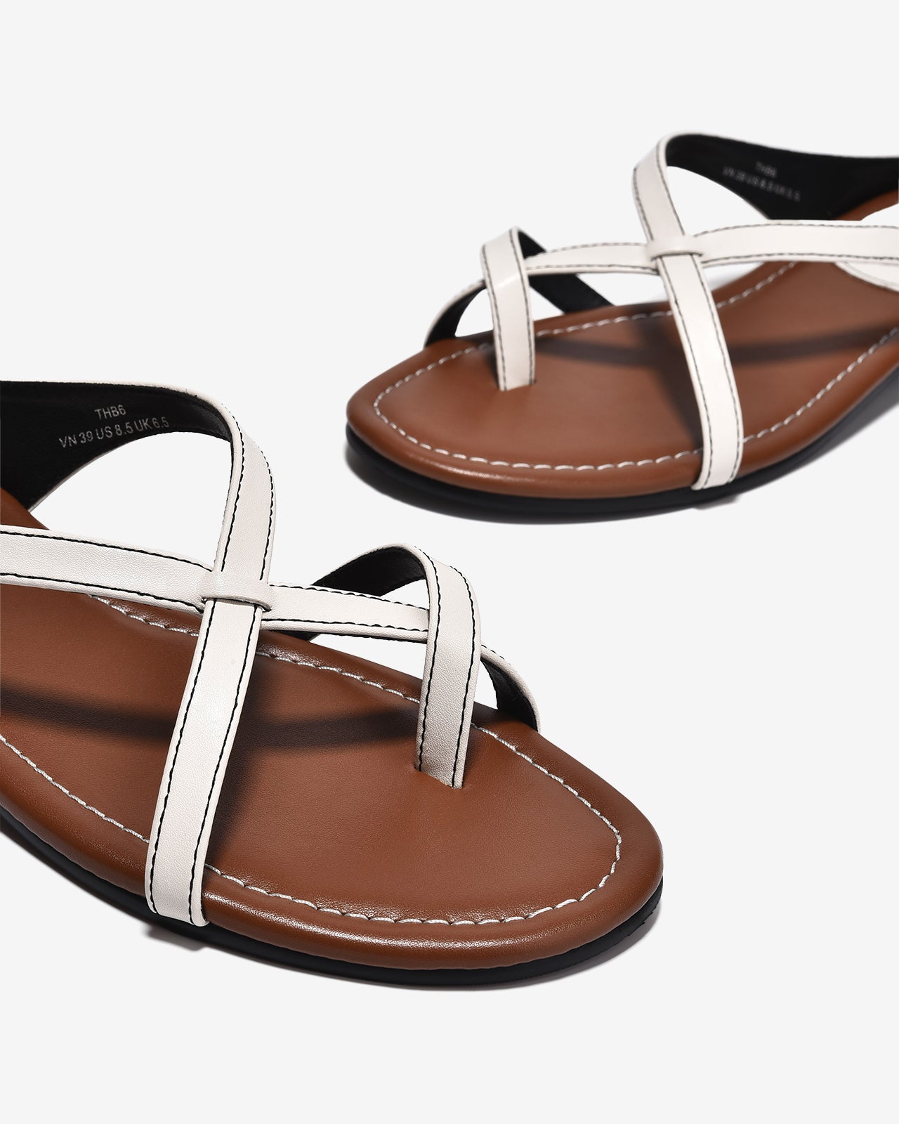 Dép Nữ Zucia Quai Đan Cách Điệu-DTHB6Trắng Color1