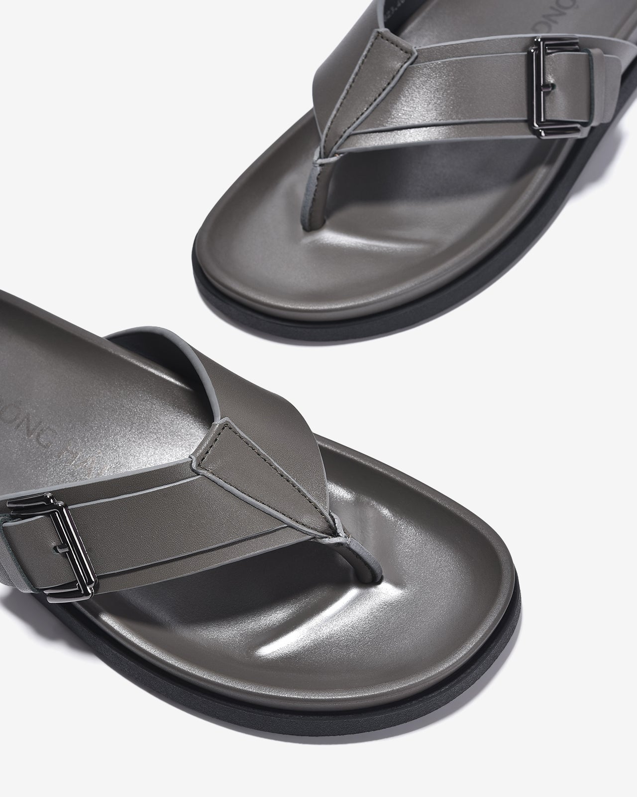 Dép Kẹp Nam Đông Hải Quai Da-D1823Xám Color1