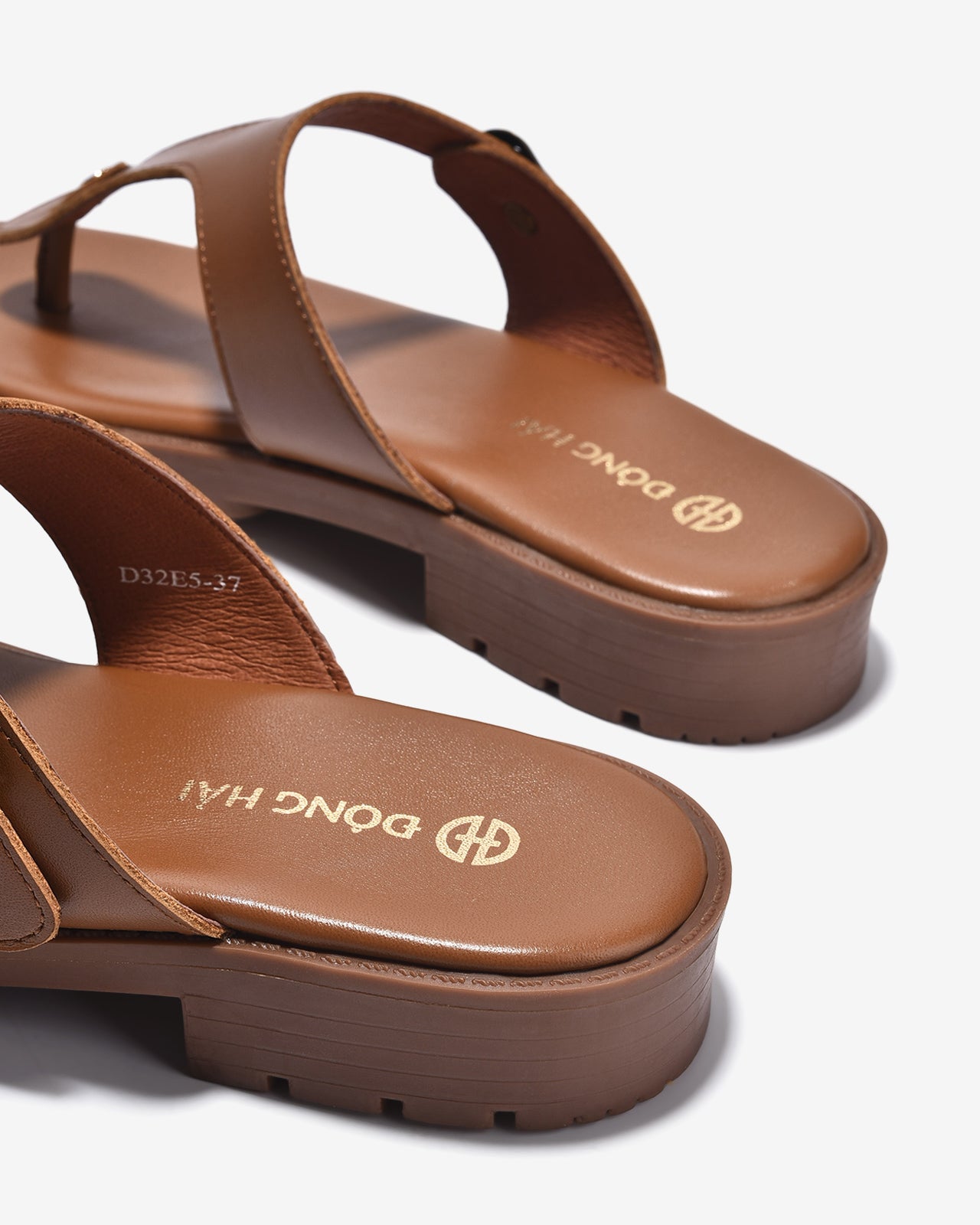 Dép Kẹp Nữ Đông Hải Quai T-Strap Khóa Vuông-D32E5Bò Color1