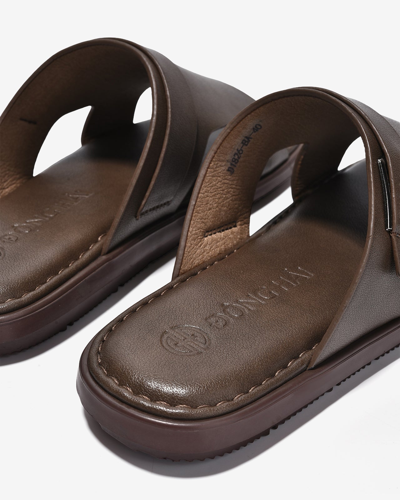 Dép Nam Đông Hải Quai Khóa-D1826-Nâu Color1