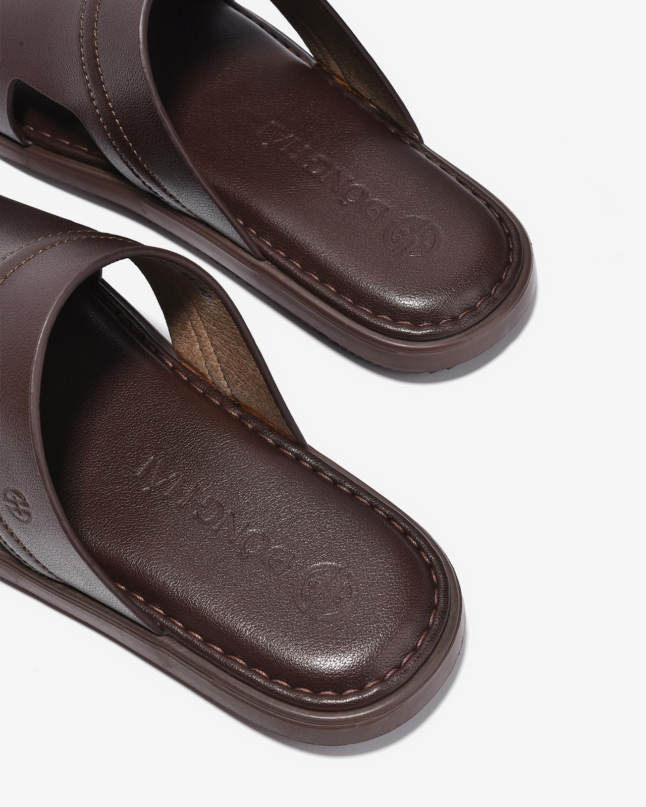 Dép Quai Ngang Đông Hải Bản To Dập Logo-D1827-Nâu Color1