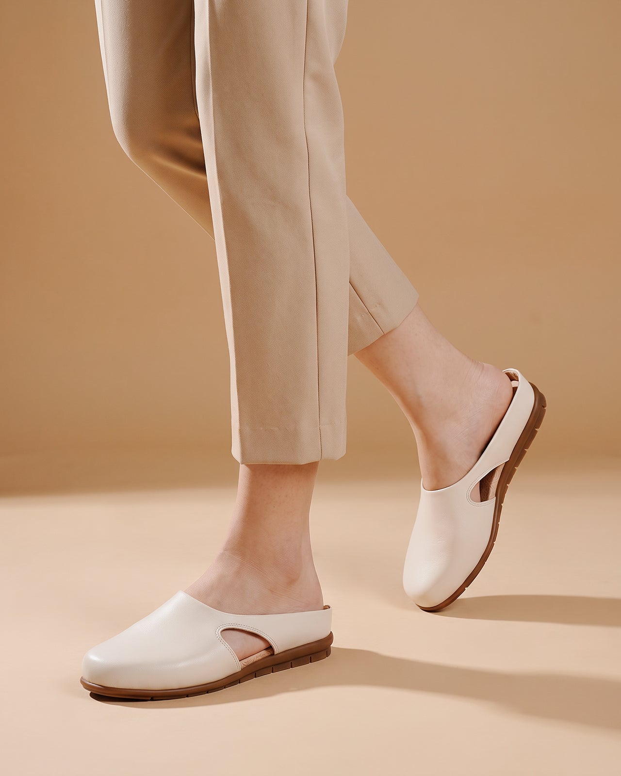 Dép Sapo Nữ Đông Hải Cut-Out Thanh Lịch-G7742Kem Color1