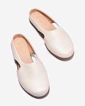 Dép Sapo Nữ Đông Hải Khoét Hông-G7742Kem Color1
