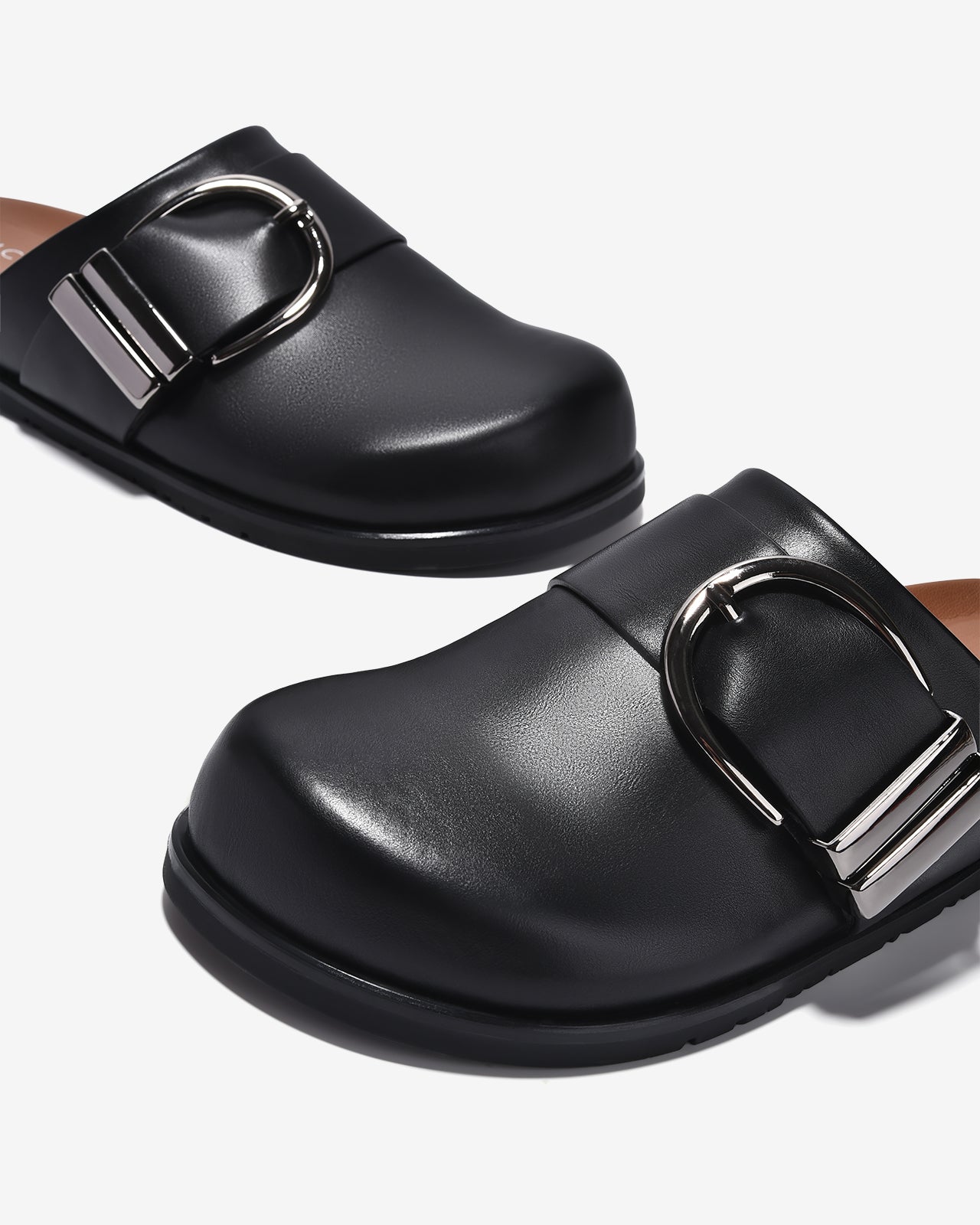 Dép Sapo Zucia Mũi Bo Tròn Khoá Kim Loại-GTHA1-Đen Color1