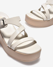 Dép Xuồng Đông Hải Quai Mảnh Khoá Kim Loại-D32G7-Kem Color1