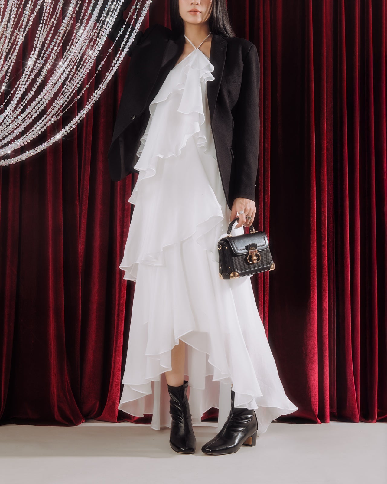 Giày Boot Nữ Zucia Mũi Vuông Chỉ May Dọc Đính Logo-GTHB3-Đen Color1