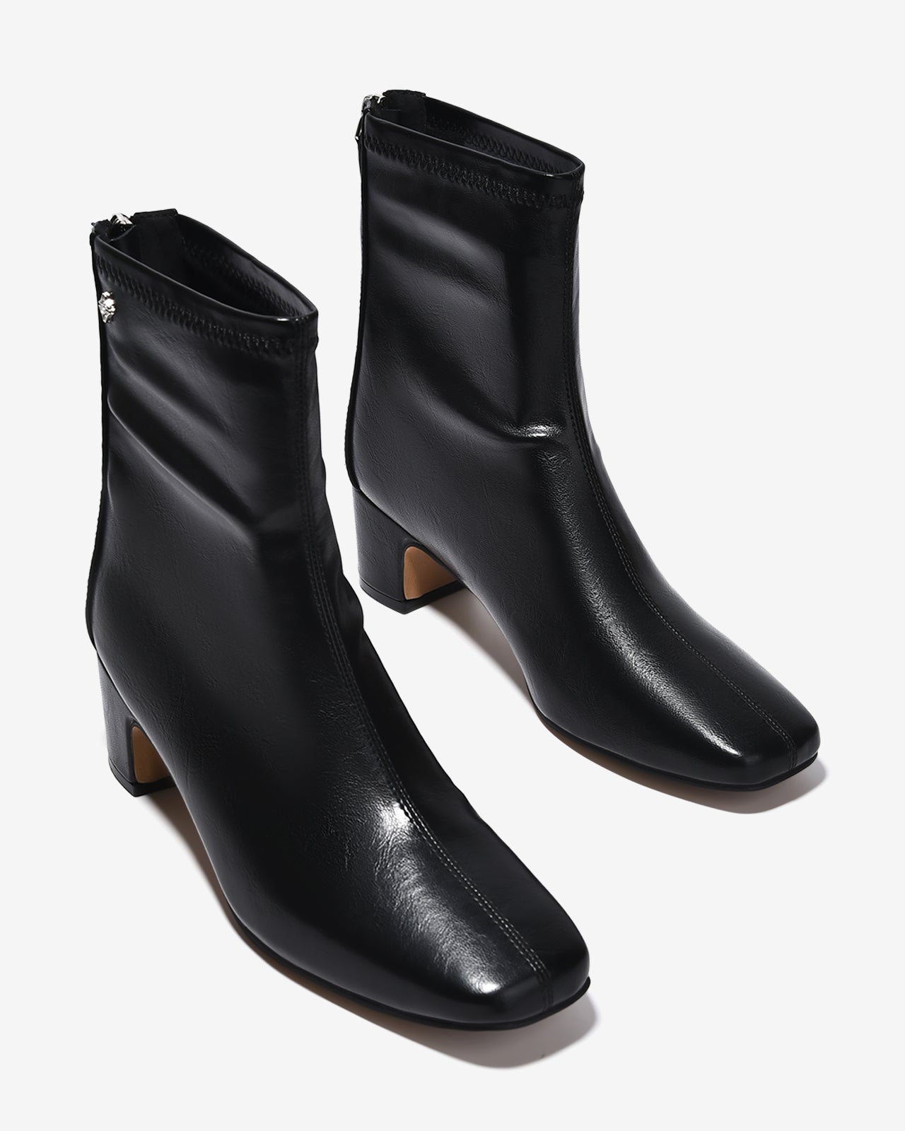 Giày Boot Nữ Zucia Mũi Vuông Chỉ May Dọc Đính Logo-GTHB3-Đen Color1