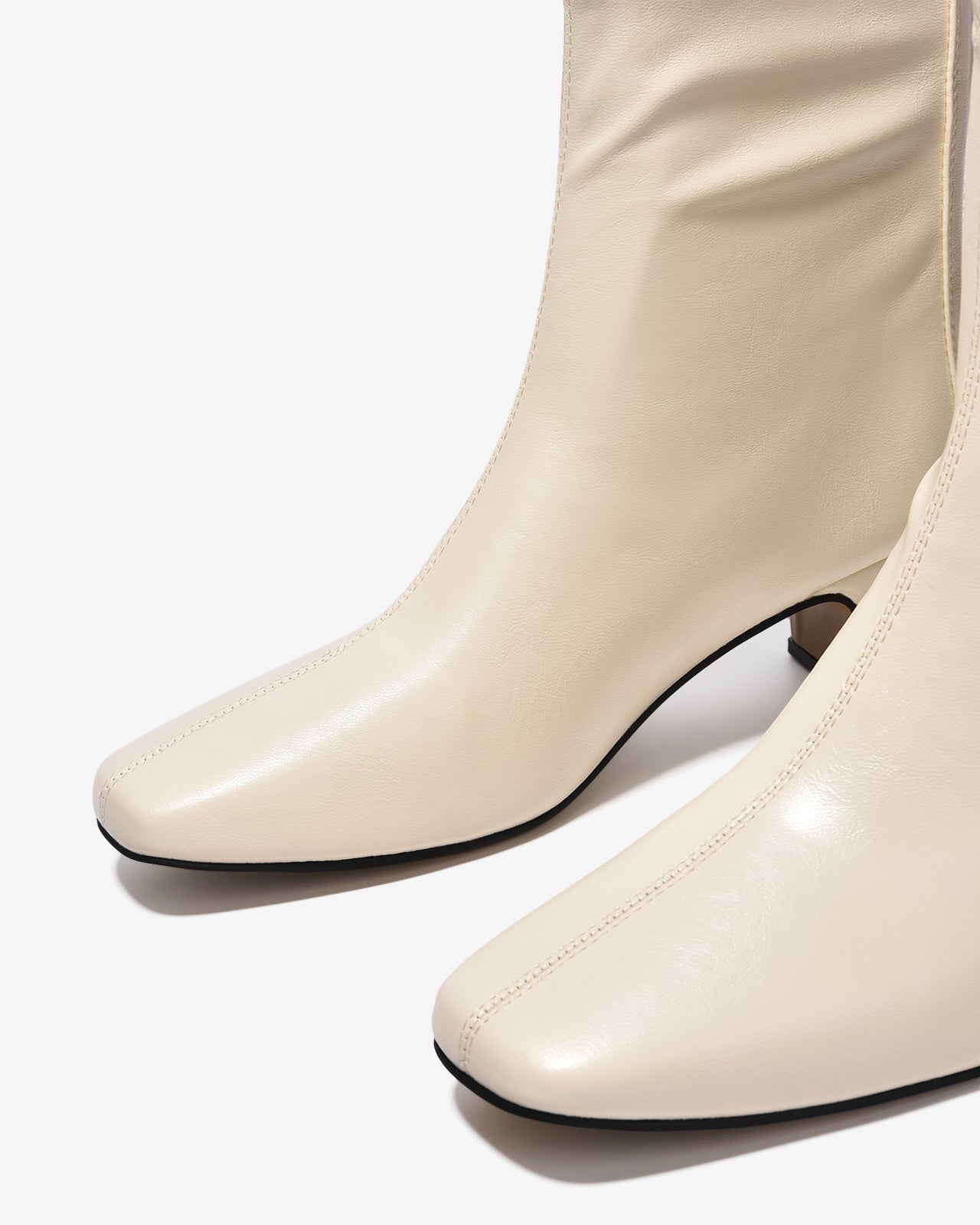 Giày Boot Nữ Zucia Mũi Vuông Chỉ Nổi Đính Logo-GTHB3Kem Color1
