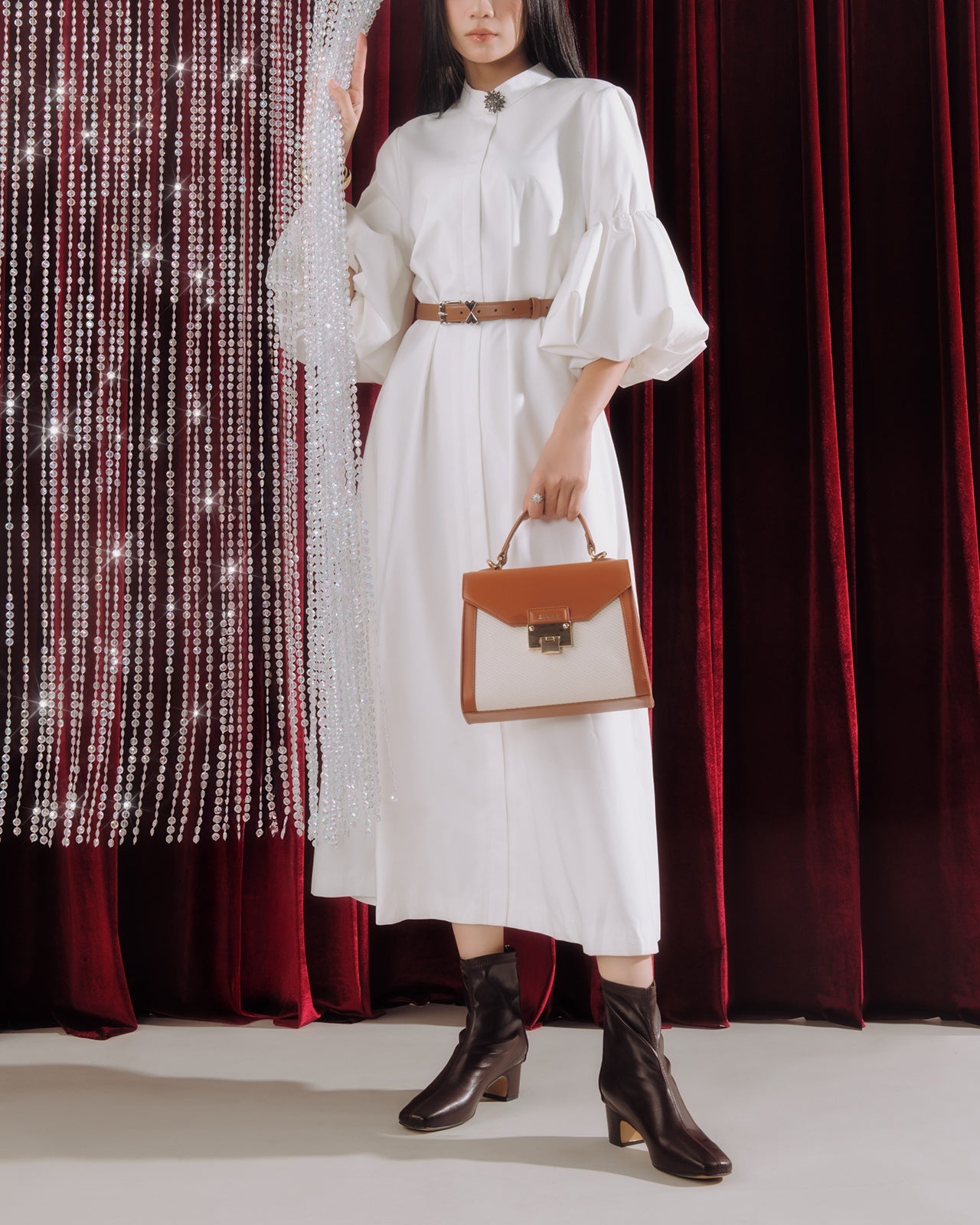 Giày Boot Nữ Zucia Mũi Vuông Chỉ Nổi Đính Logo-GTHB3-Nâu Color1