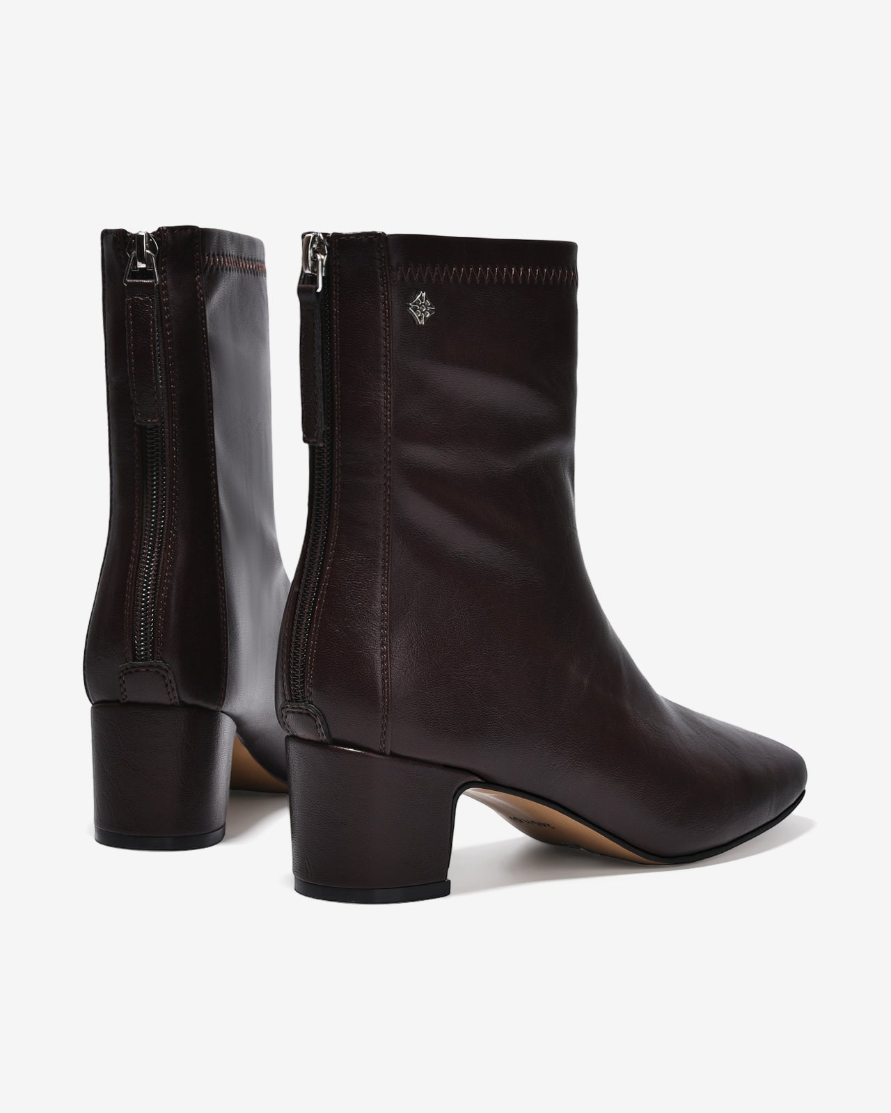 Giày Boot Nữ Zucia Mũi Vuông Chỉ Nổi Đính Logo-GTHB3-Nâu Color1