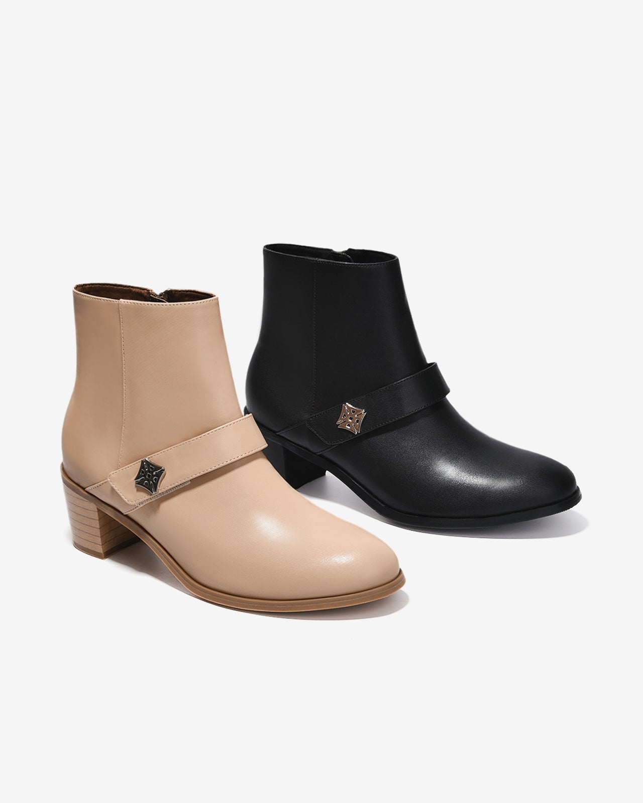 Giày Boot Nữ Zucia Mũi Tròn Quai Da Ngang Đính Logo-GTHB4-Đen Color1