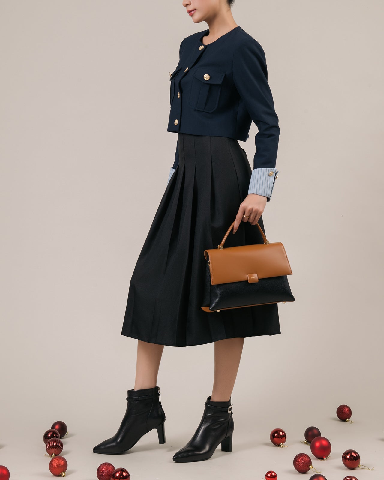 Giày Boot Nữ Zuciani Khóa Kéo Quai Đính Đá-GCM36-Đen Color1